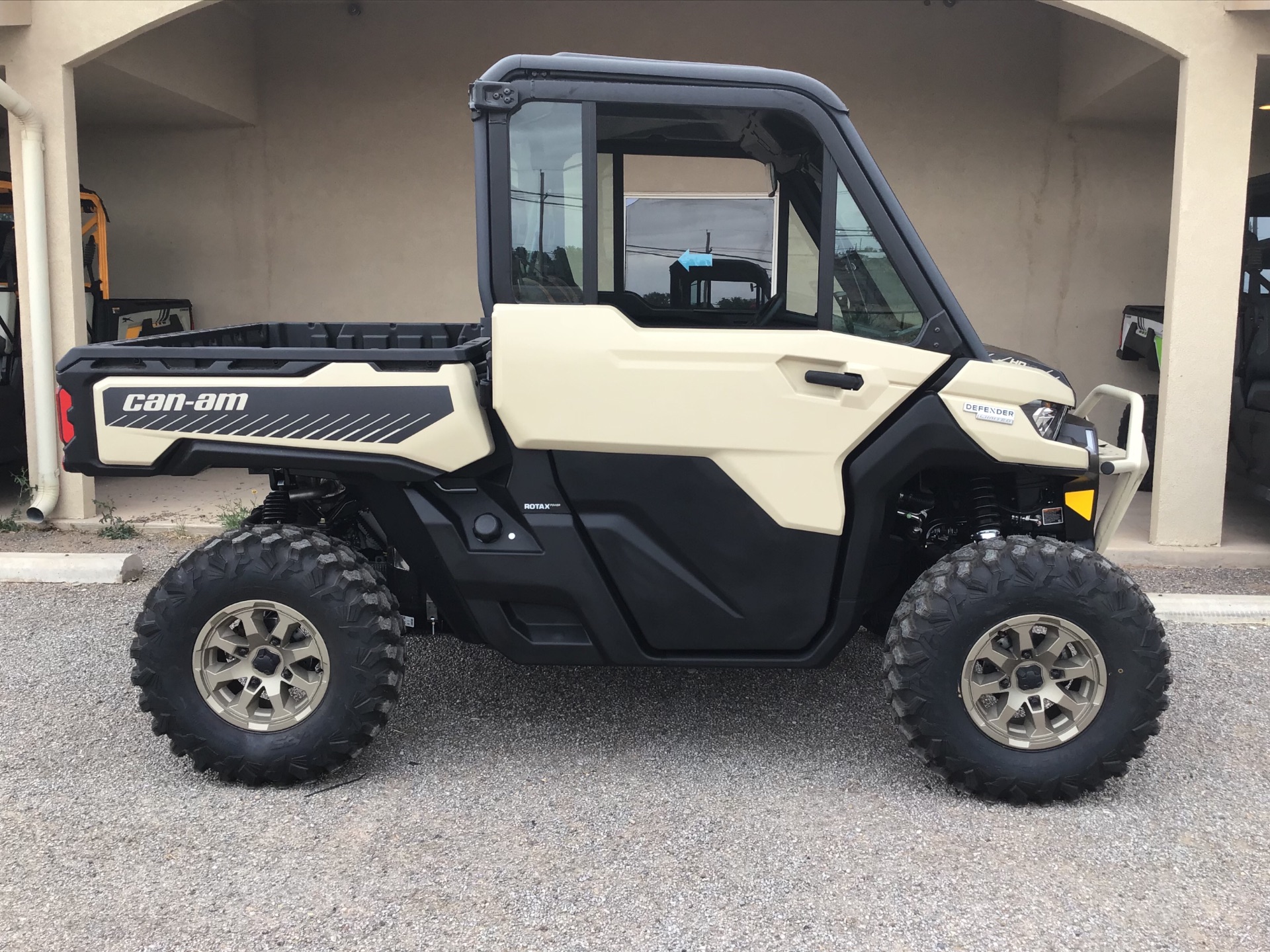 2024 Can-Am Defender Limited in Roswell, New Mexico - Photo 2