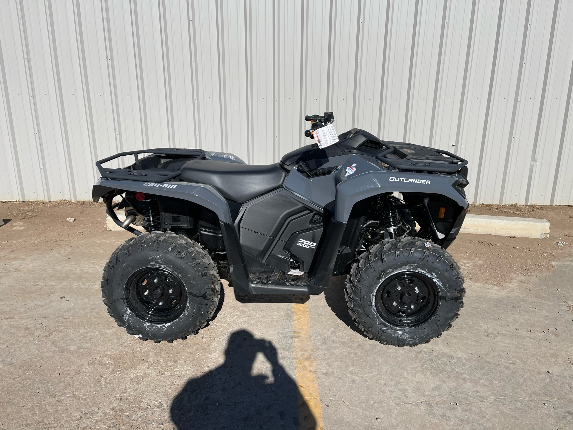 2024 Can-Am Outlander 700 in Roswell, New Mexico - Photo 1