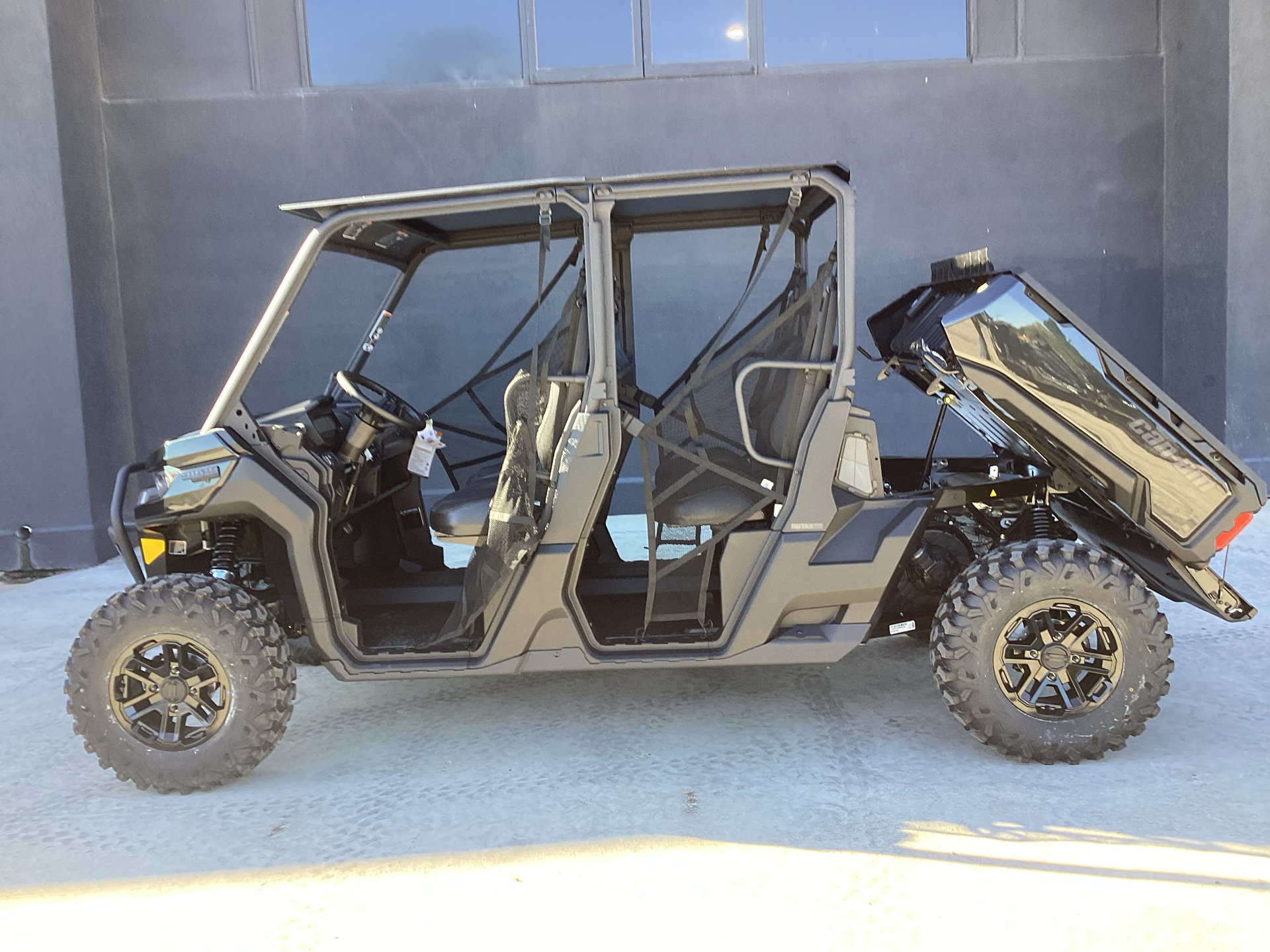 2025 Can-Am Defender MAX Lone Star in Abilene, Texas - Photo 5