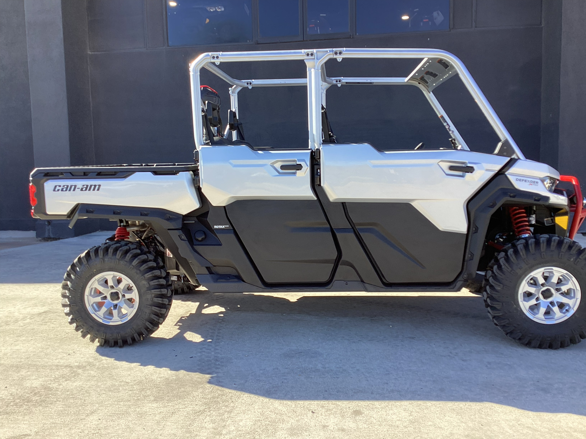 2024 Can-Am Defender MAX X MR With Half Doors in Abilene, Texas - Photo 2
