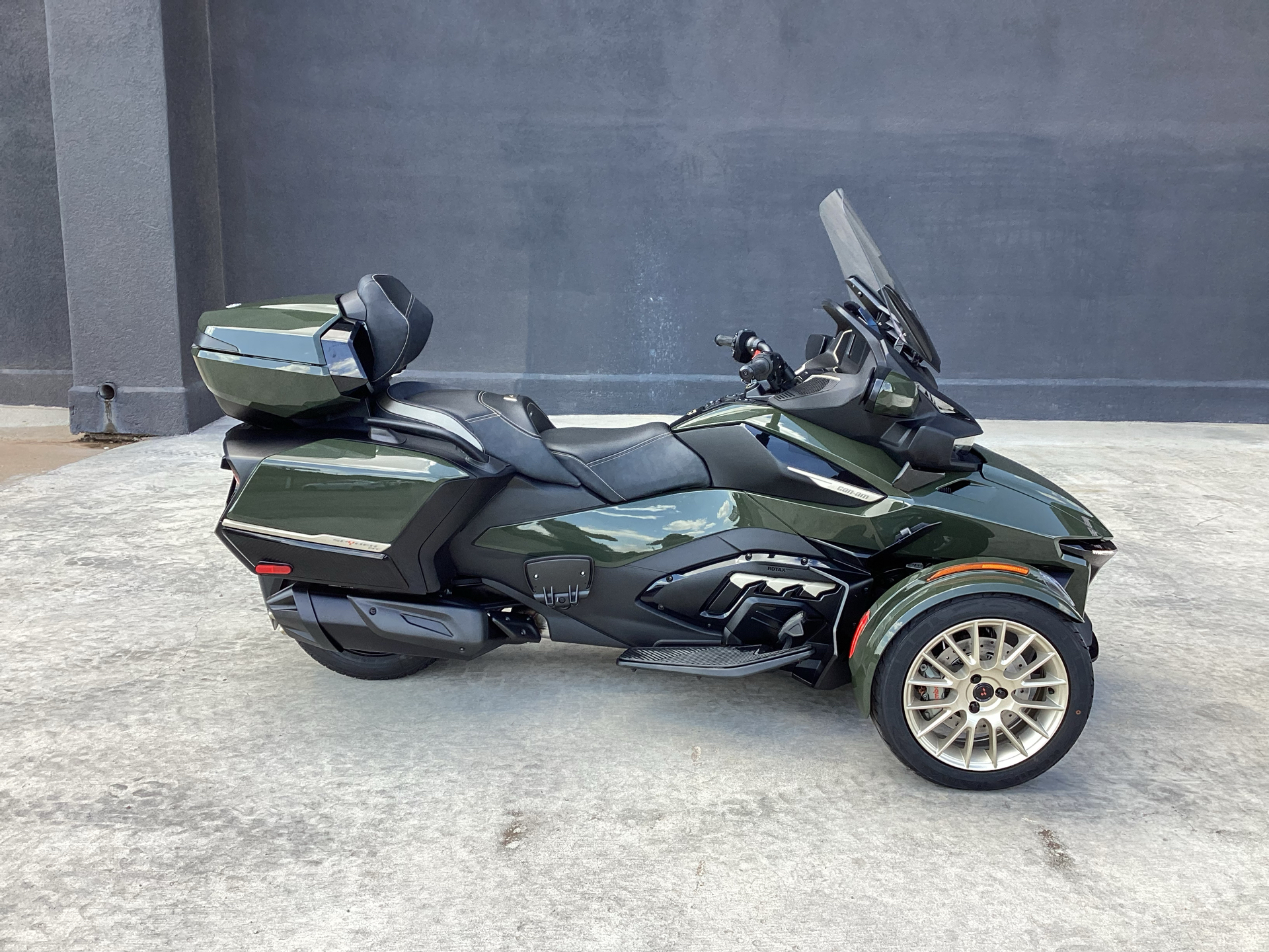 2023 Can-Am Spyder RT Sea-to-Sky in Abilene, Texas - Photo 2