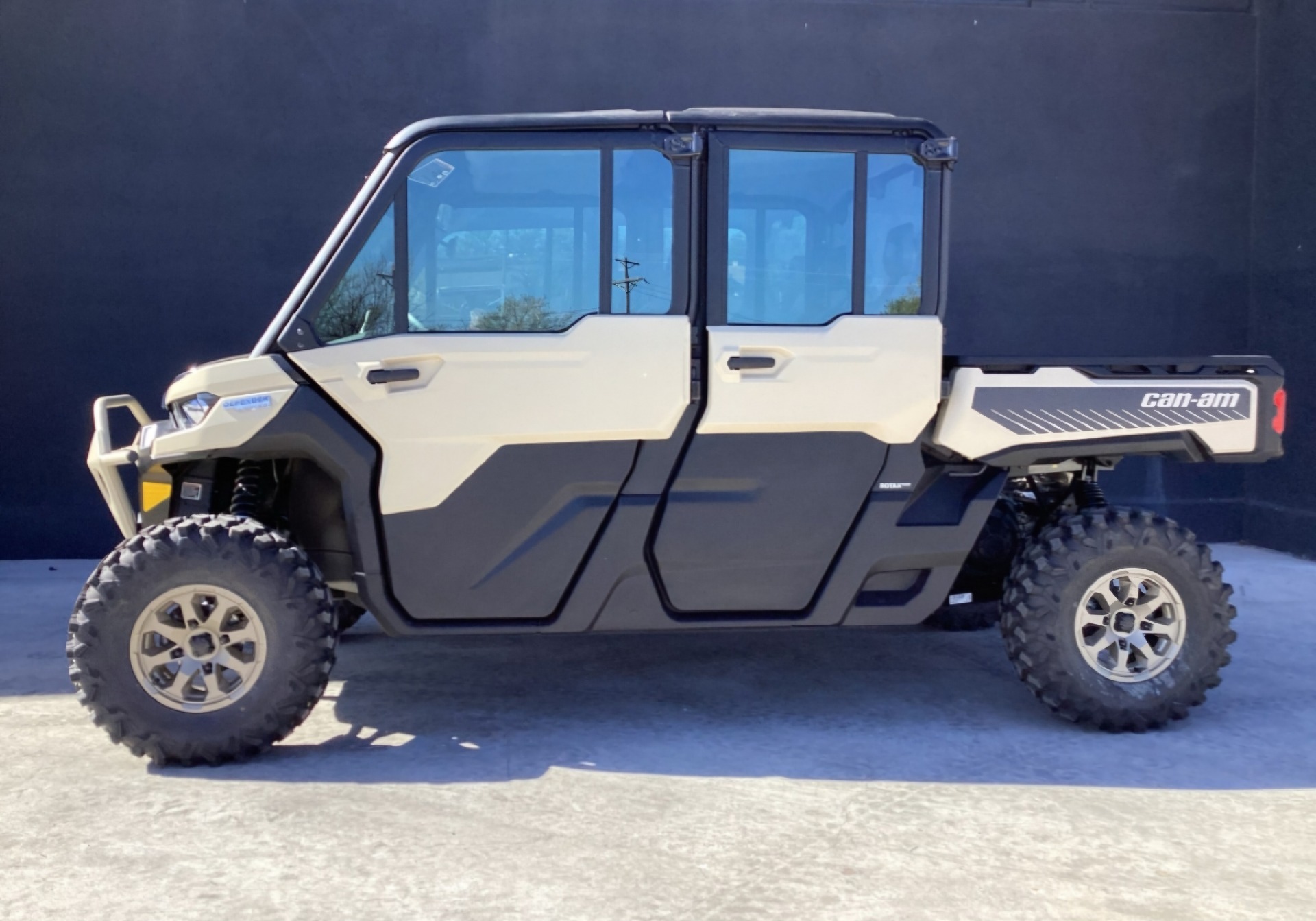 2024 Can-Am Defender MAX Limited in Abilene, Texas - Photo 1