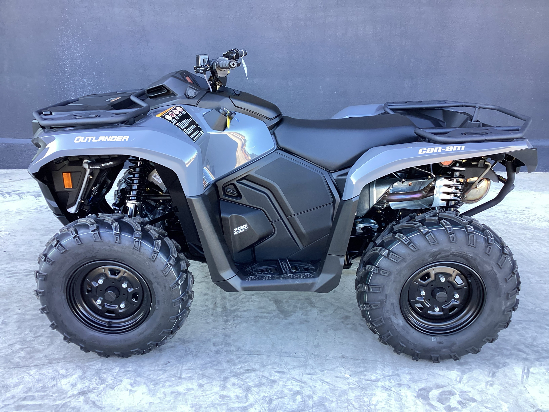 2025 Can-Am Outlander DPS 700 in Abilene, Texas - Photo 1