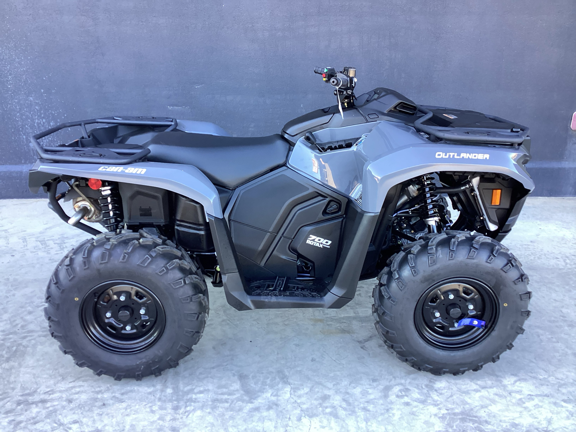 2025 Can-Am Outlander DPS 700 in Abilene, Texas - Photo 2