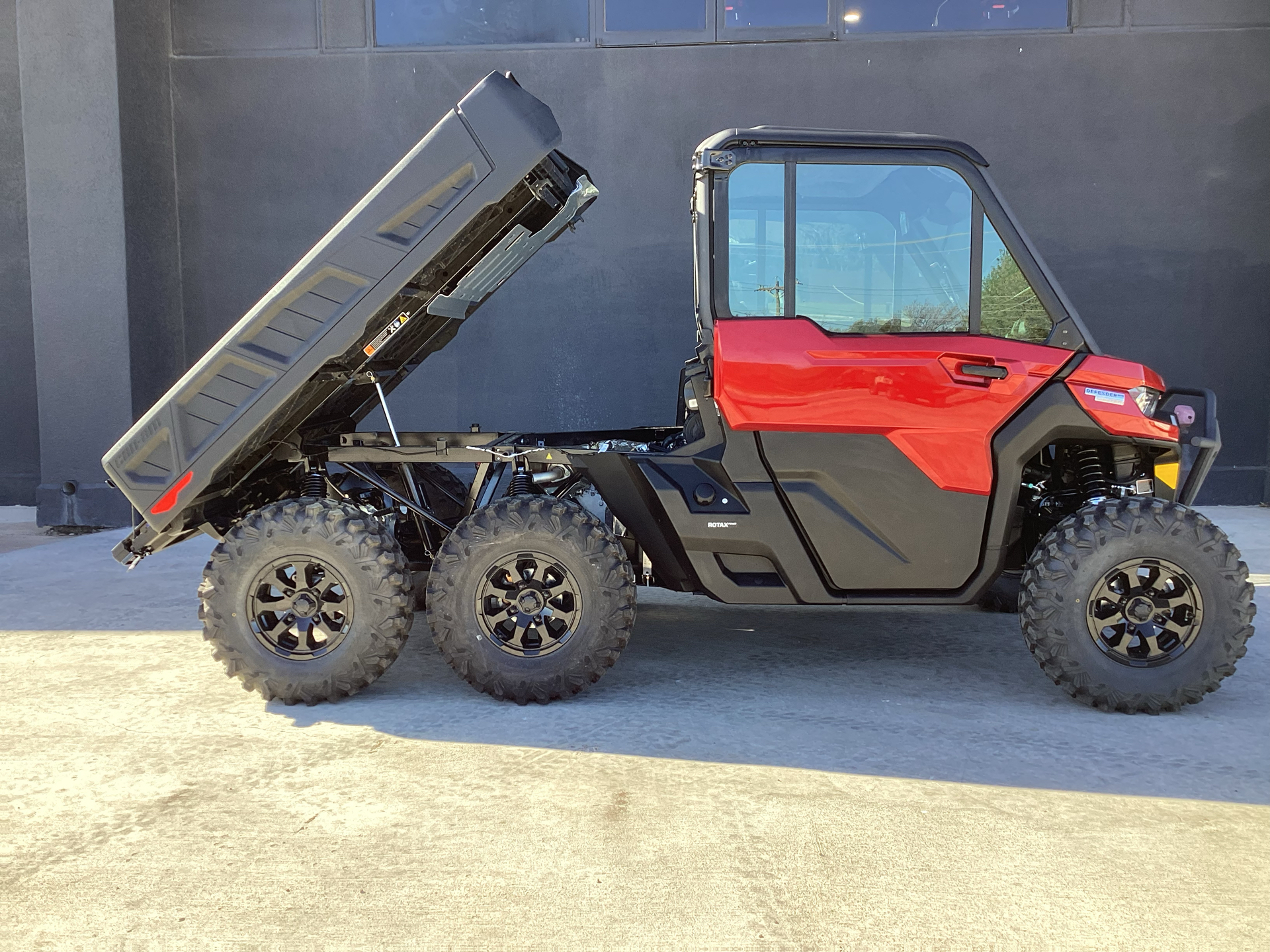 2024 Can-Am Defender 6x6 Limited in Abilene, Texas - Photo 5