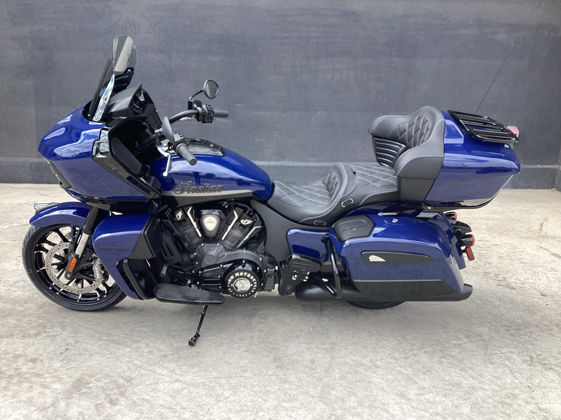 2024 Indian Motorcycle Pursuit® Dark Horse® with PowerBand Audio Package in Abilene, Texas - Photo 1