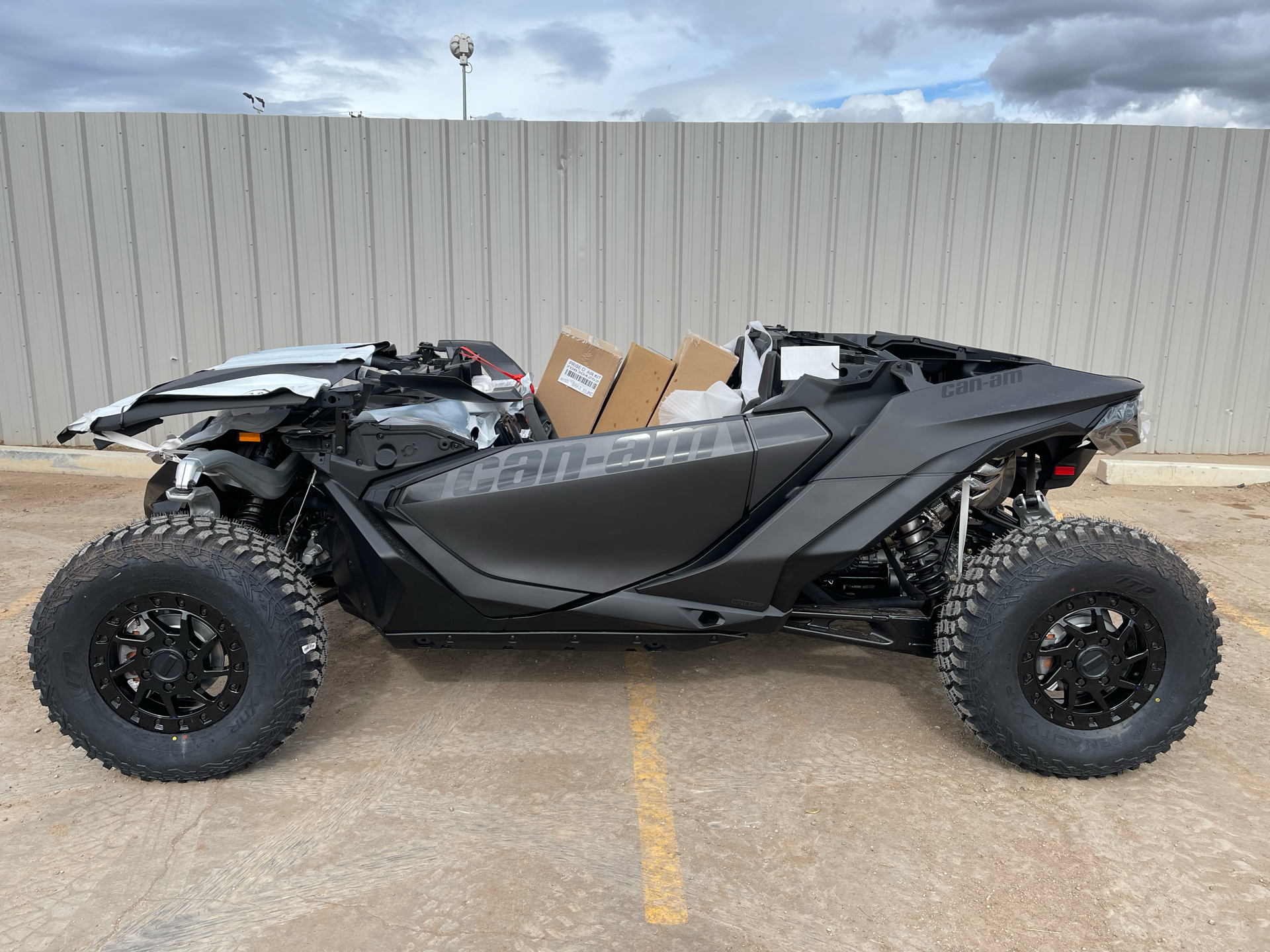 2024 Can-Am Maverick R X RS 999T DCT in Amarillo, Texas - Photo 3