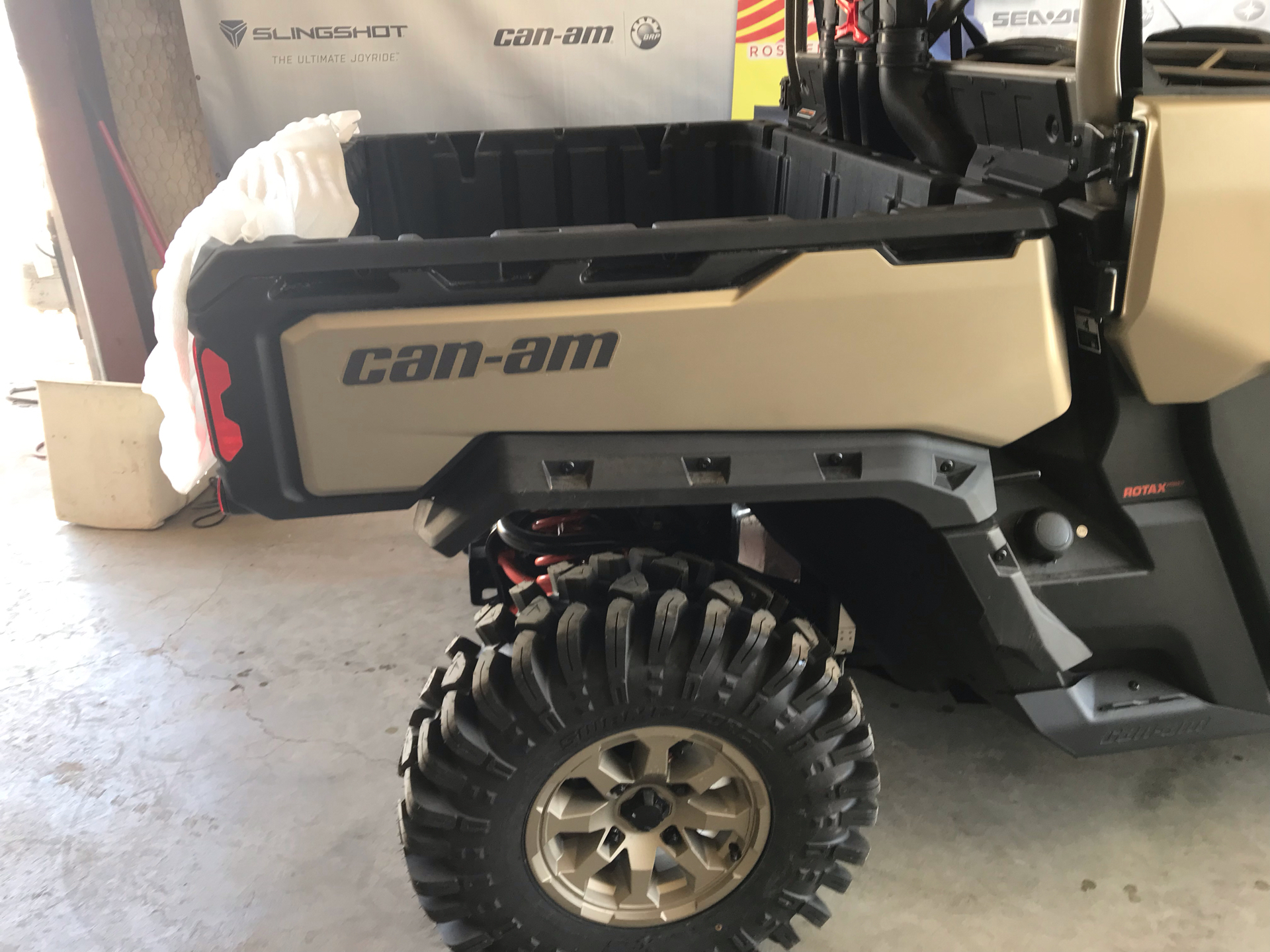 2023 Can-Am Defender MAX X MR With Half Doors HD10 in Amarillo, Texas - Photo 6