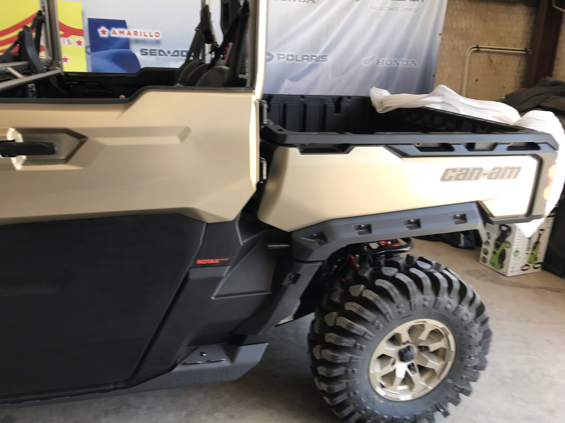 2023 Can-Am Defender MAX X MR With Half Doors HD10 in Amarillo, Texas - Photo 14