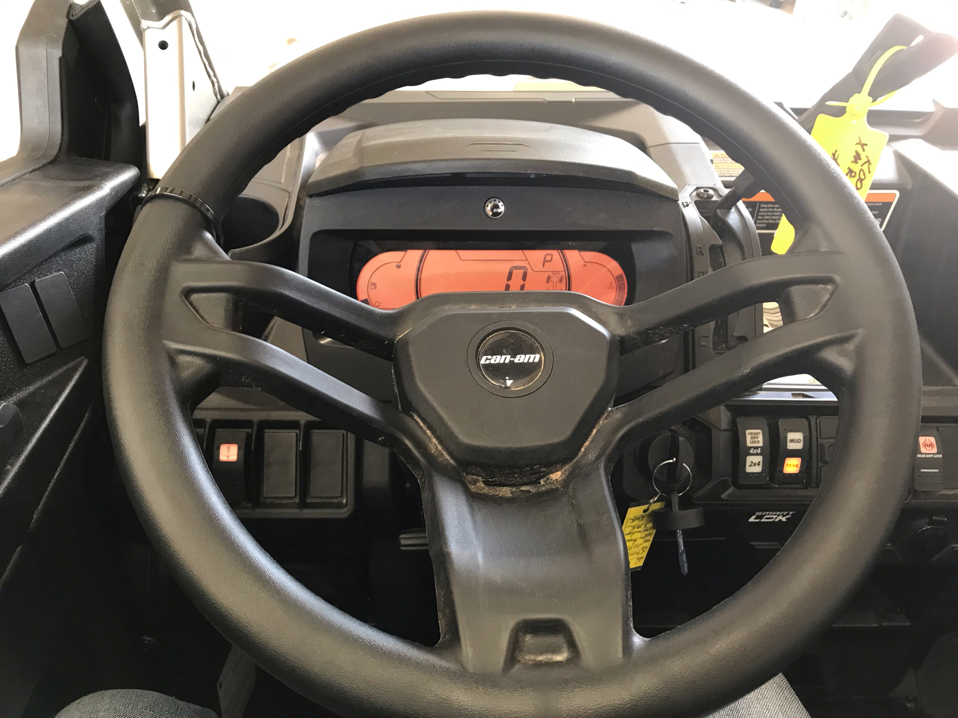 2023 Can-Am Defender MAX X MR With Half Doors HD10 in Amarillo, Texas - Photo 19