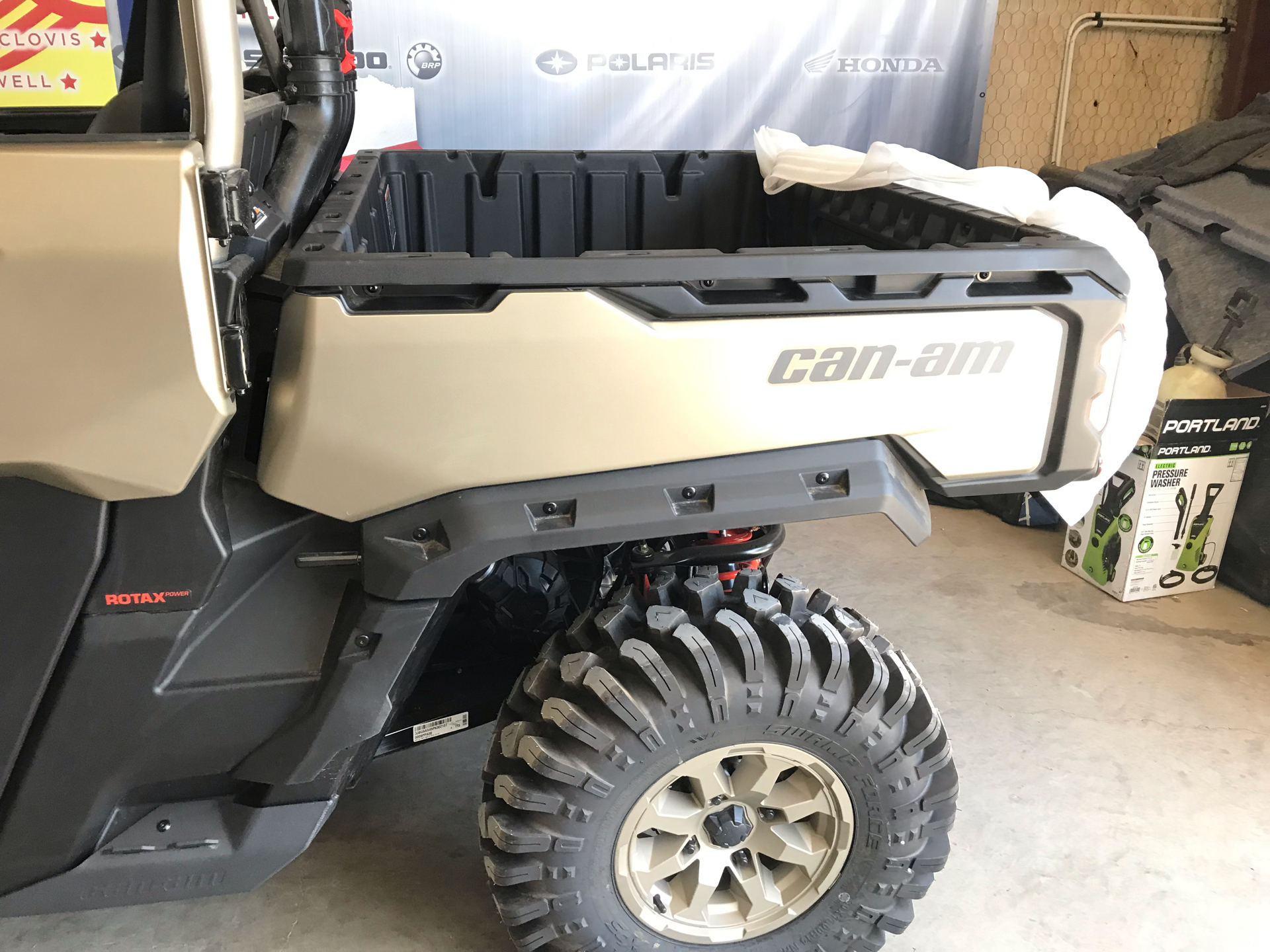 2023 Can-Am Defender MAX X MR With Half Doors HD10 in Amarillo, Texas - Photo 23
