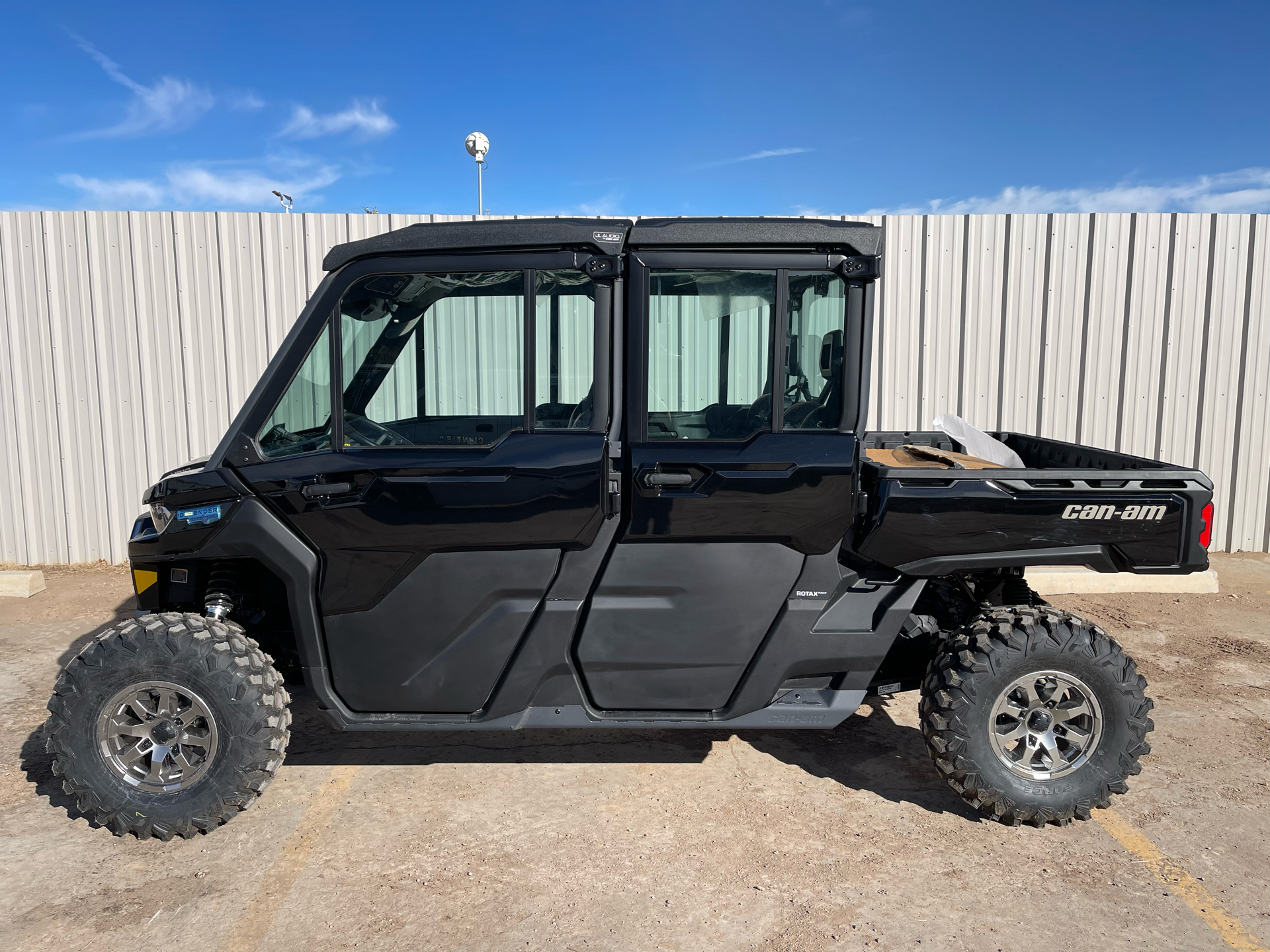 2024 Can-Am Defender MAX Lone Star CAB HD10 in Amarillo, Texas - Photo 3