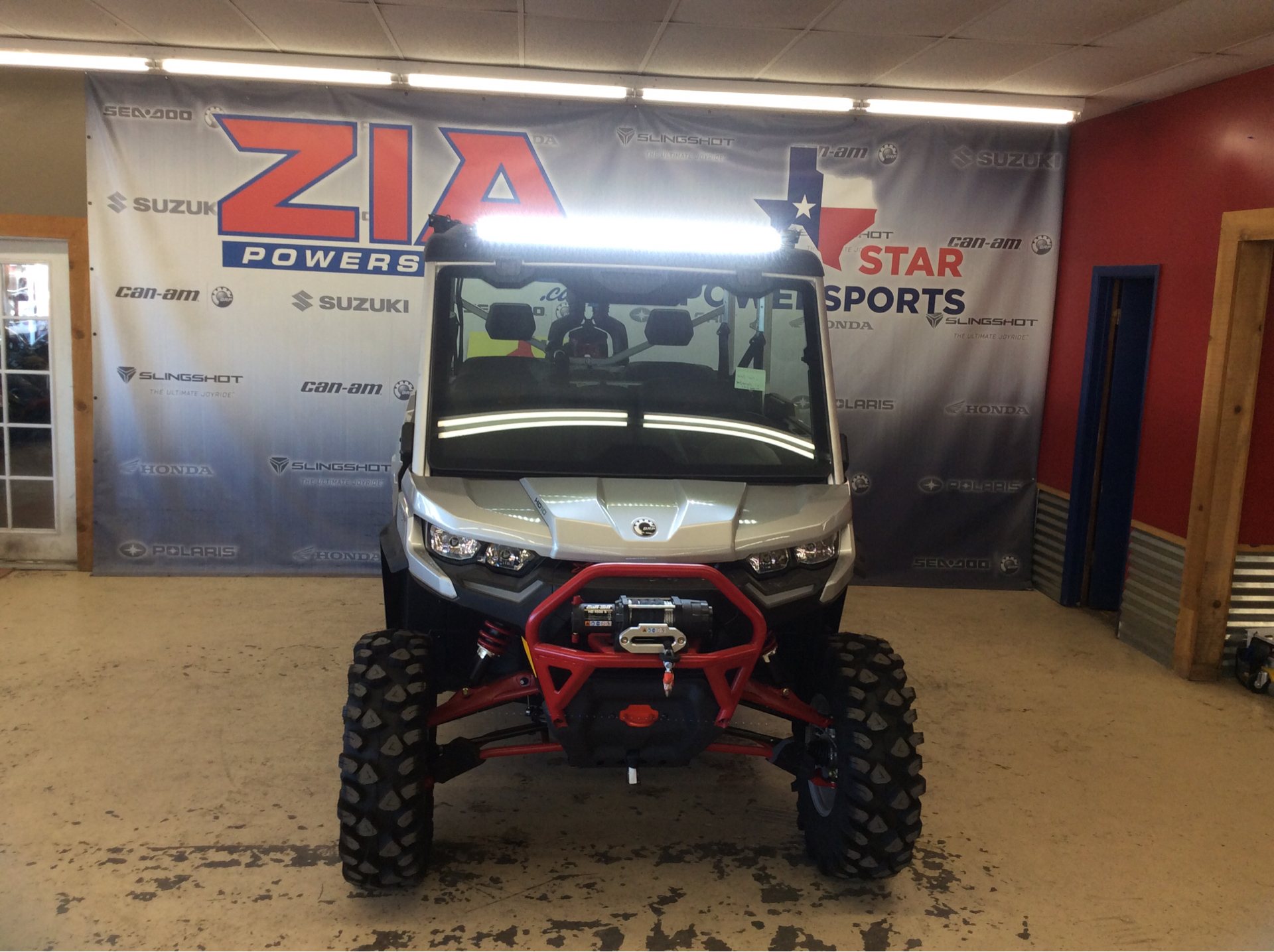 2024 Can-Am Defender MAX X MR With Half Doors HD10 in Clovis, New Mexico - Photo 6