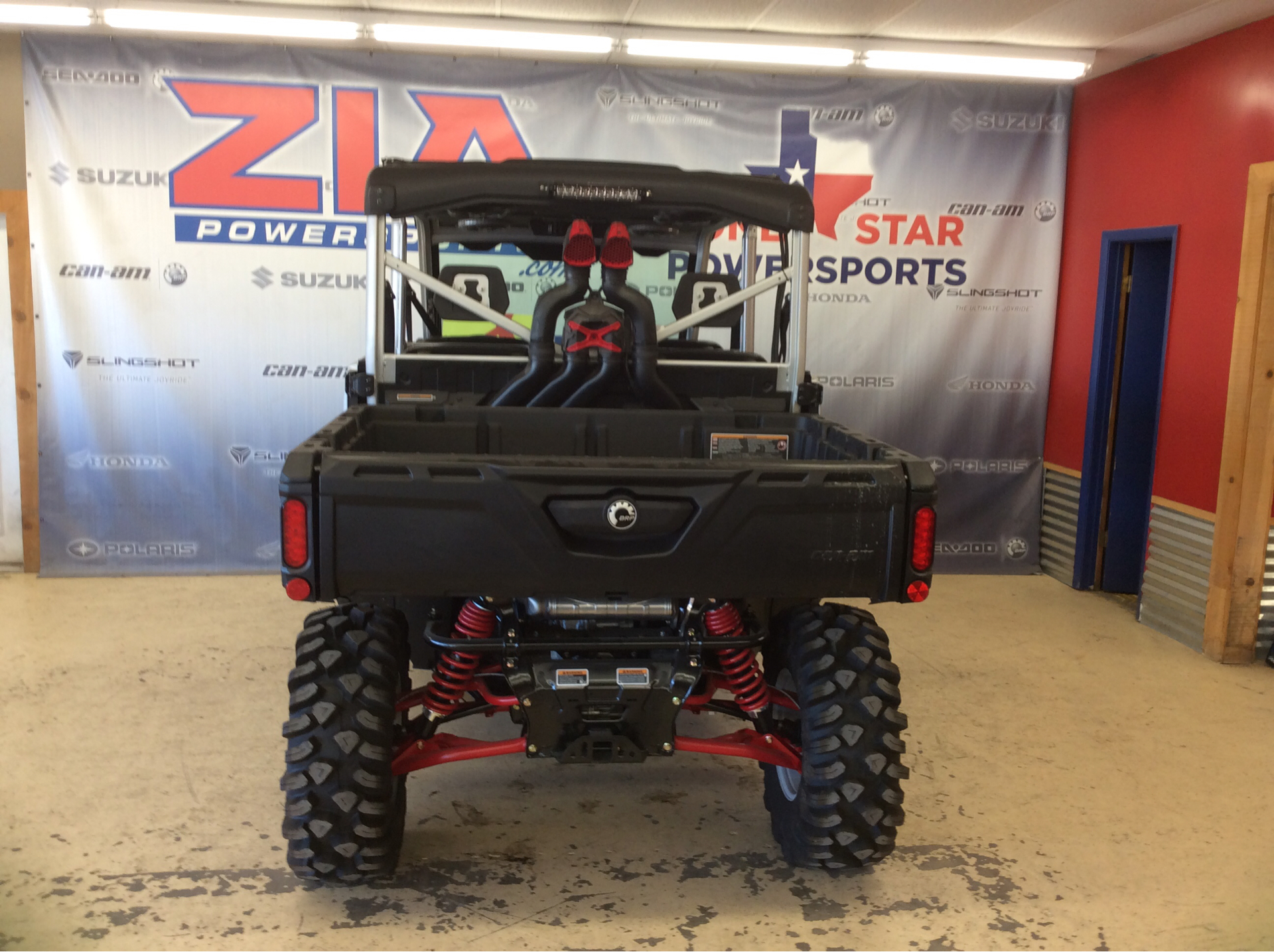 2024 Can-Am Defender MAX X MR With Half Doors HD10 in Clovis, New Mexico - Photo 9