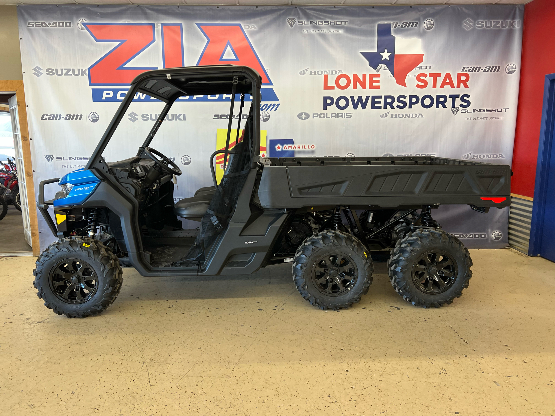 2023 Can-Am Defender 6x6 XT HD10 in Clovis, New Mexico - Photo 1