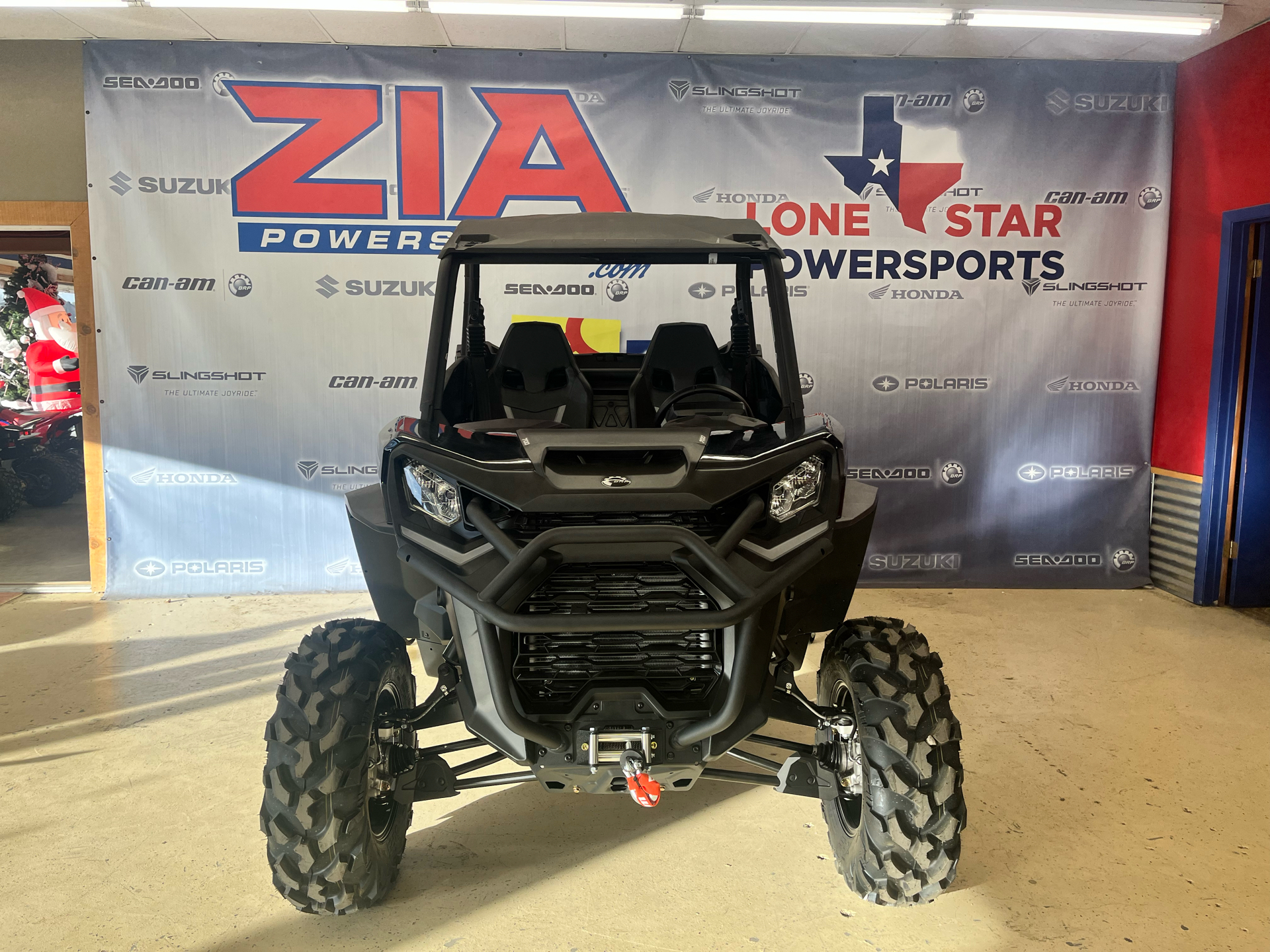 2023 Can-Am Commander XT 700 in Clovis, New Mexico - Photo 3