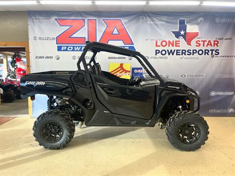 2023 Can-Am Commander XT 700 in Clovis, New Mexico - Photo 2
