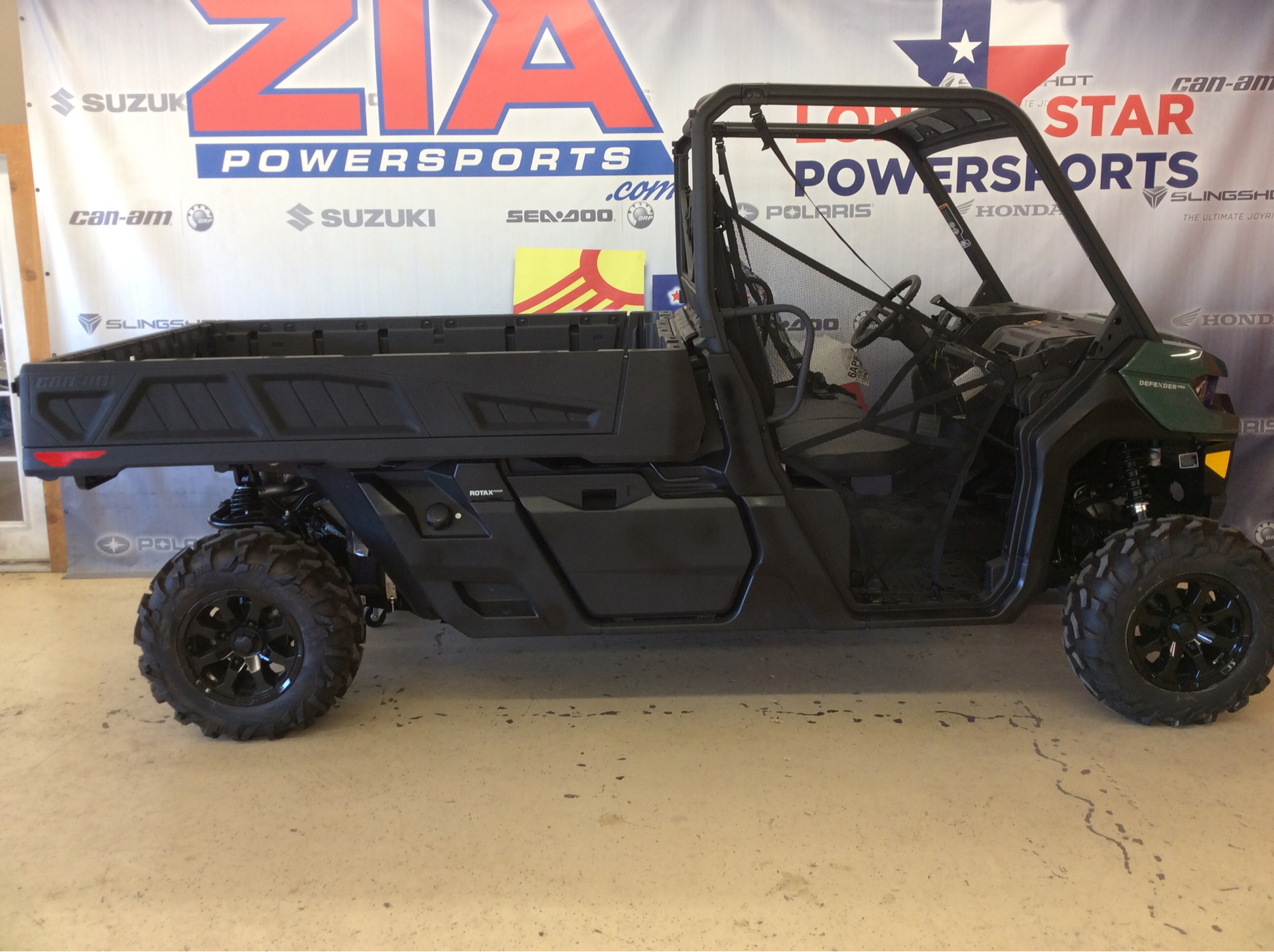 2023 Can-Am Defender PRO DPS HD10 in Clovis, New Mexico - Photo 3