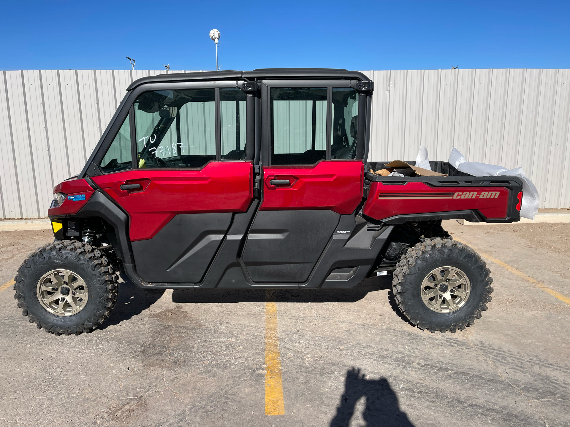 2024 Can-Am Defender MAX Limited HD10 in Clovis, New Mexico - Photo 1