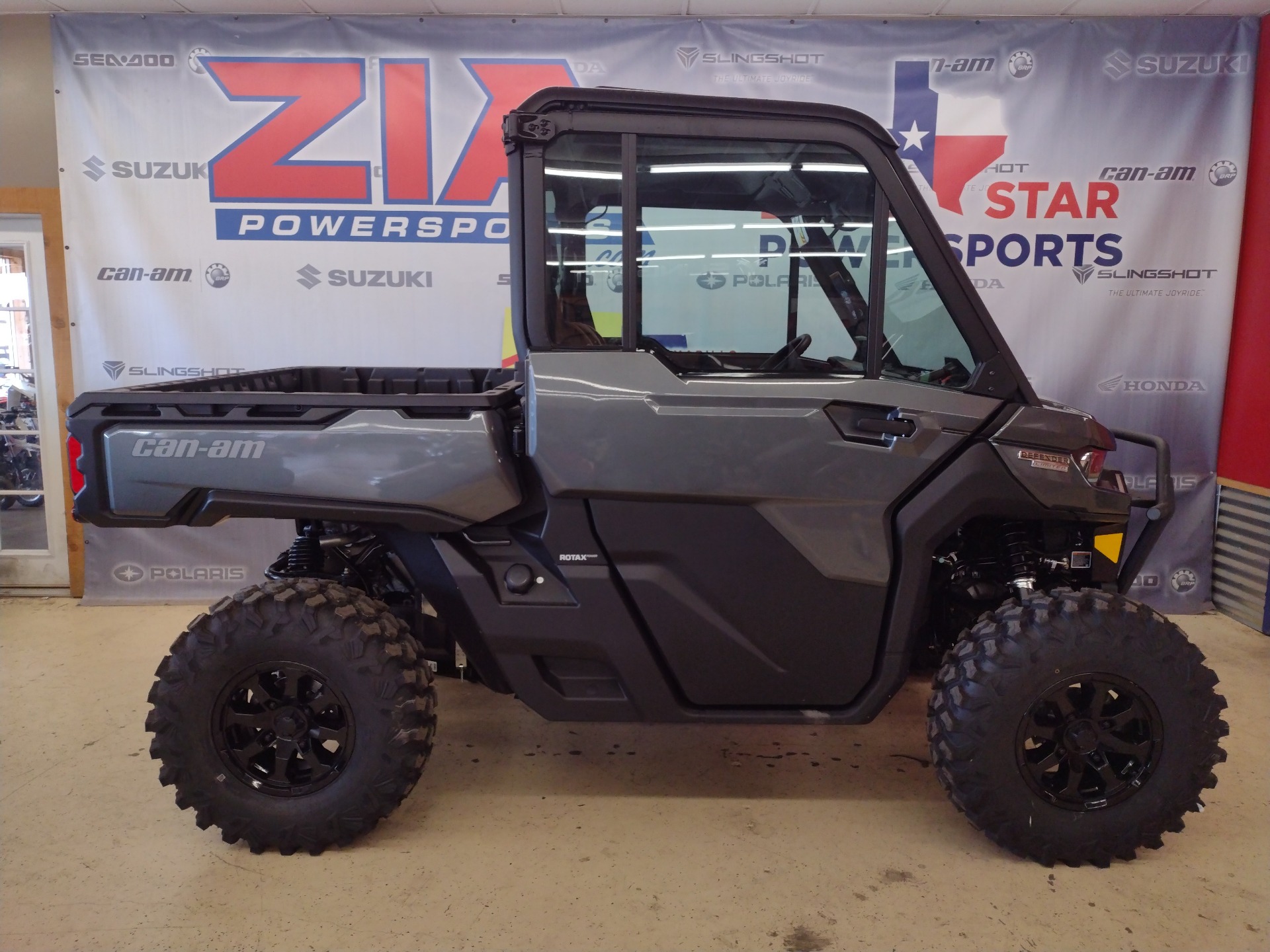 2023 Can-Am Defender Limited CAB HD10 in Clovis, New Mexico - Photo 3