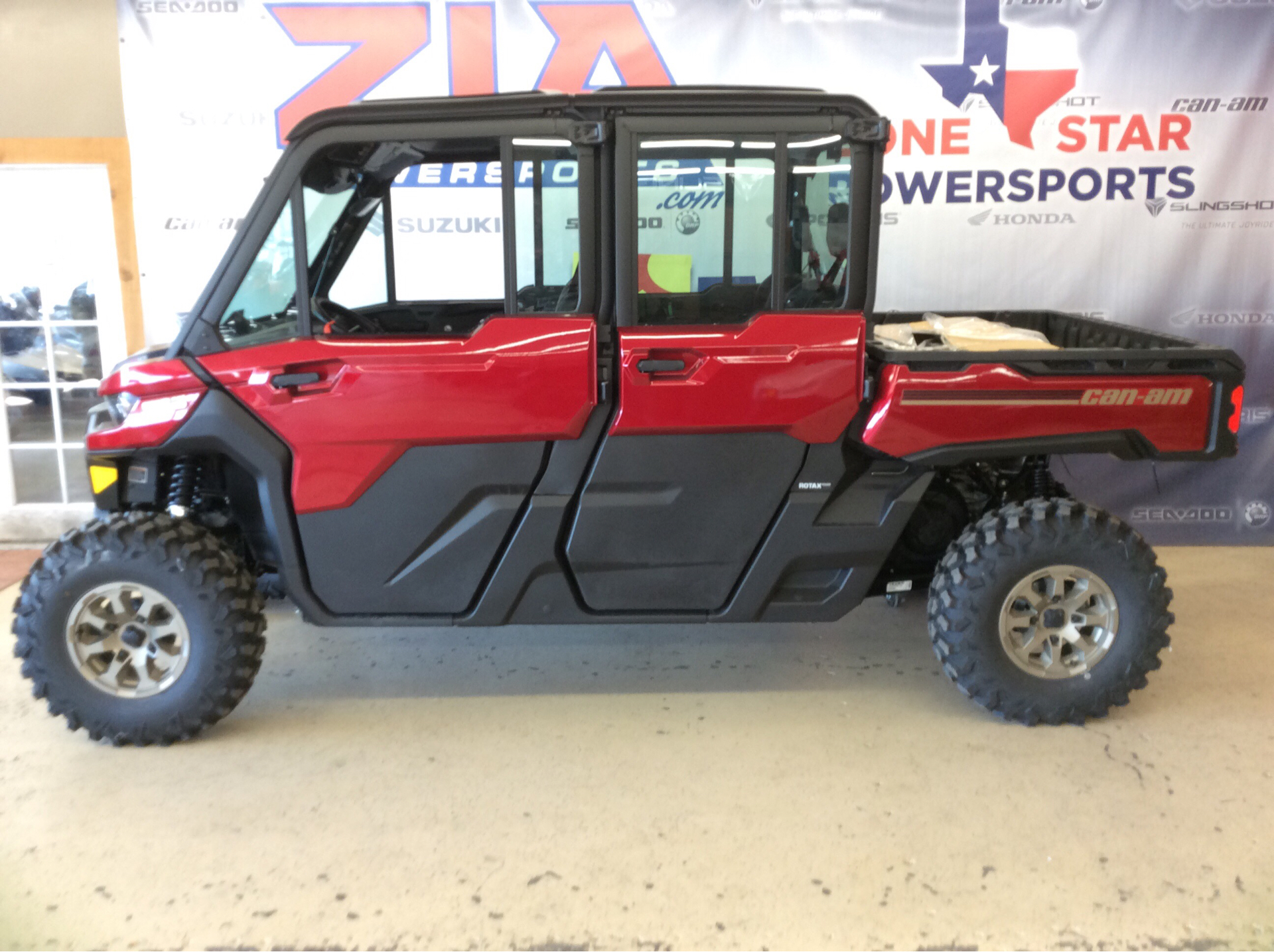 2024 Can-Am Defender MAX Limited HD10 in Clovis, New Mexico - Photo 1