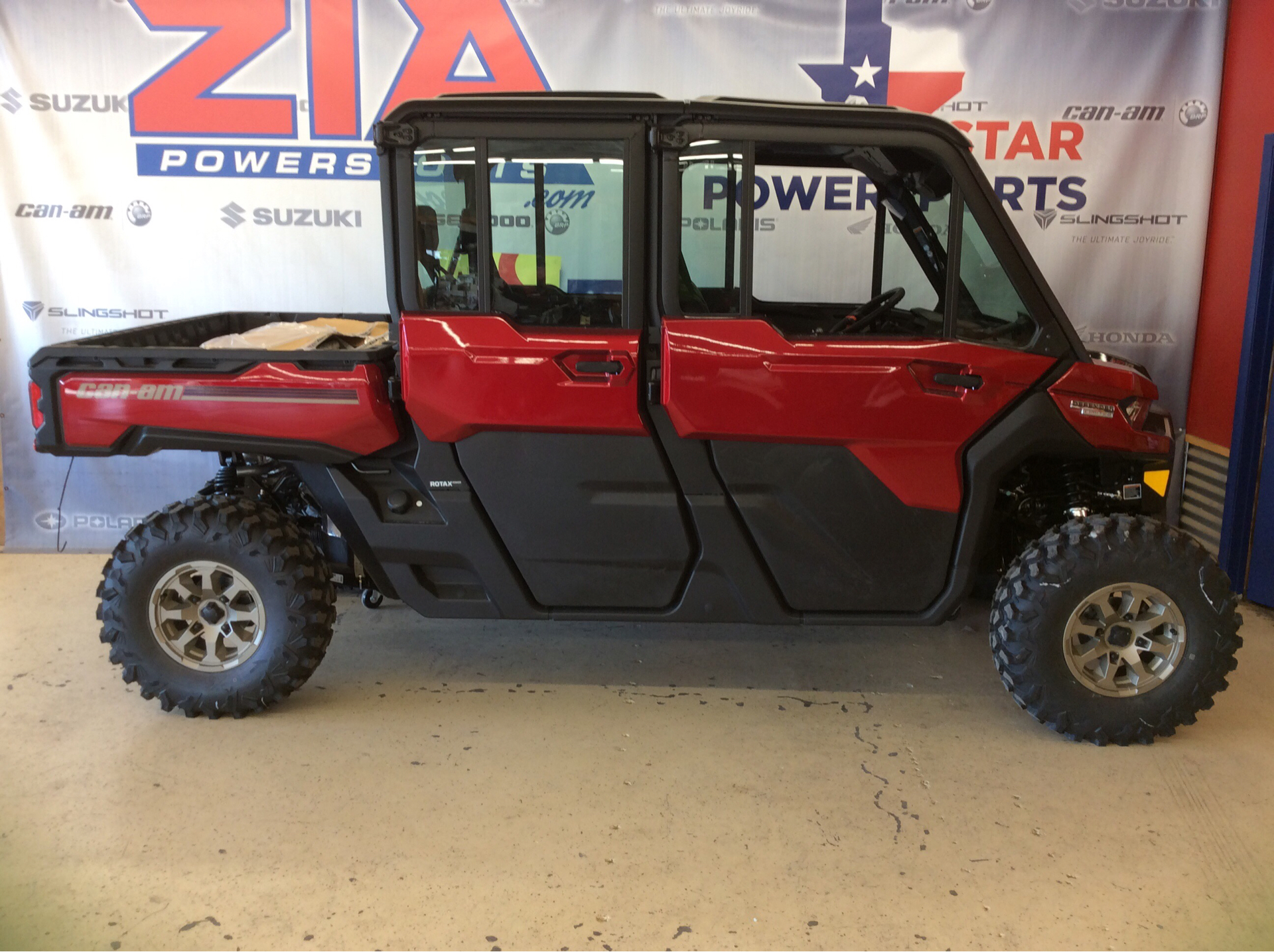 2024 Can-Am Defender MAX Limited HD10 in Clovis, New Mexico - Photo 2