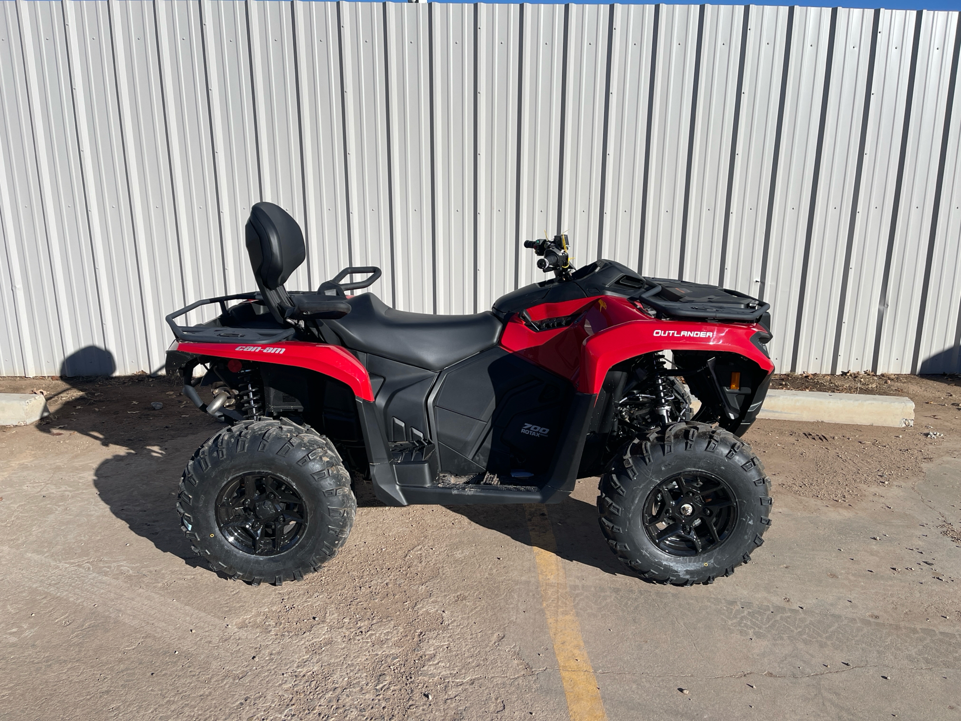 2024 Can-Am Outlander MAX DPS 700 in Clovis, New Mexico - Photo 2