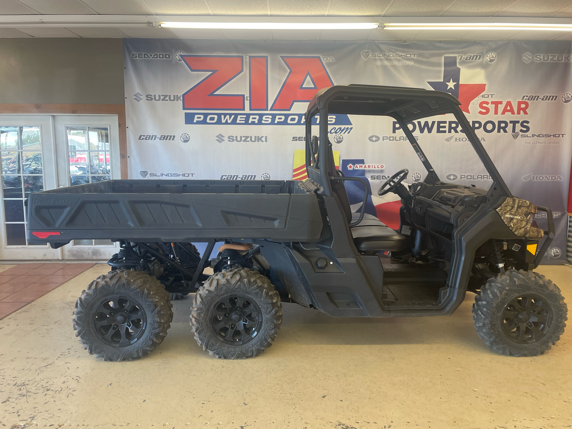2020 Can-Am Defender 6x6 DPS HD10 in Clovis, New Mexico - Photo 2