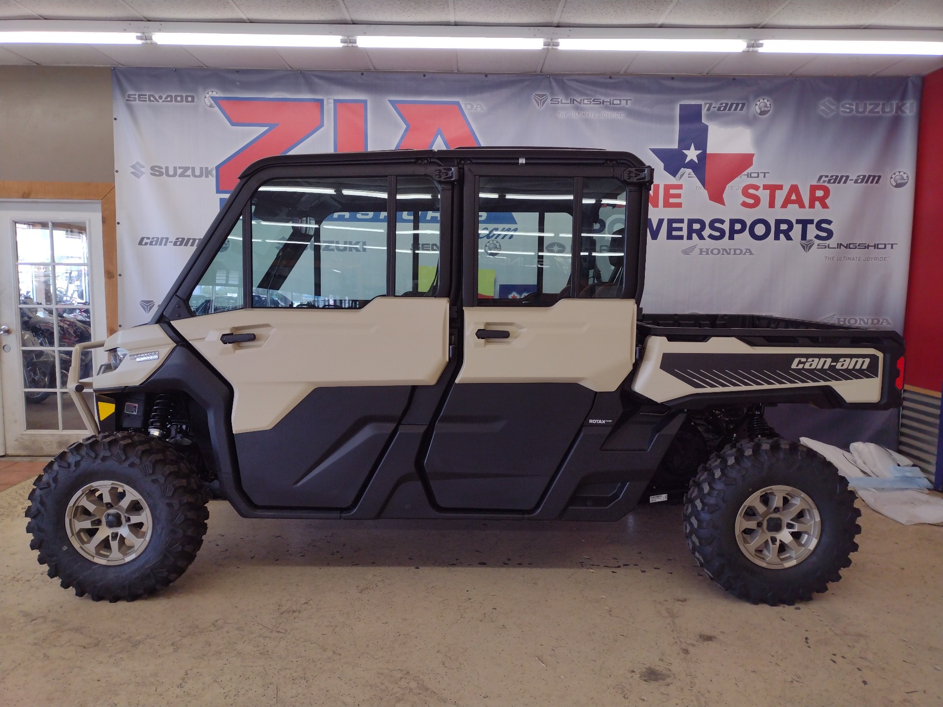 2023 Can-Am Defender Max Limited CAB HD10 in Clovis, New Mexico - Photo 1