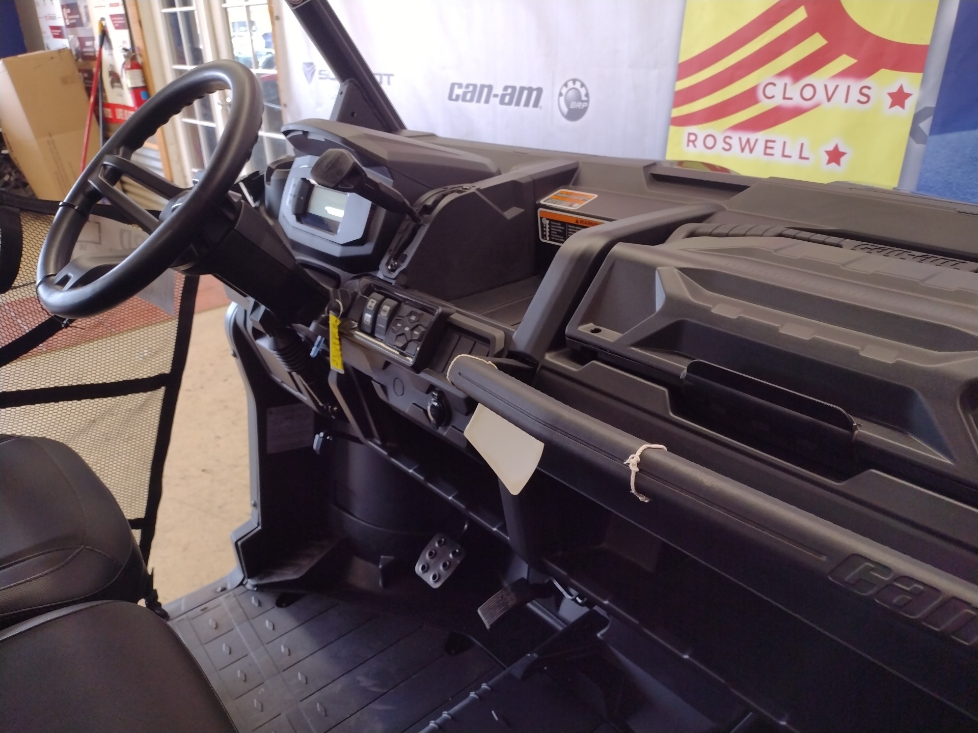 2023 Can-Am Defender XT HD10 in Clovis, New Mexico - Photo 6