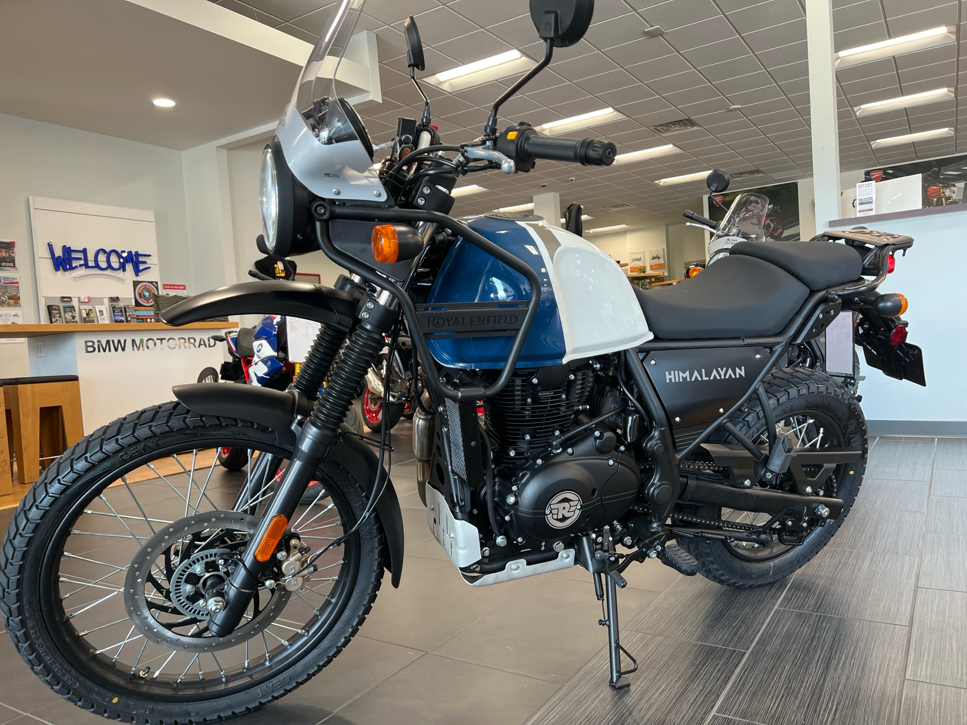 2023 Royal Enfield Himalayan in De Pere, Wisconsin - Photo 2