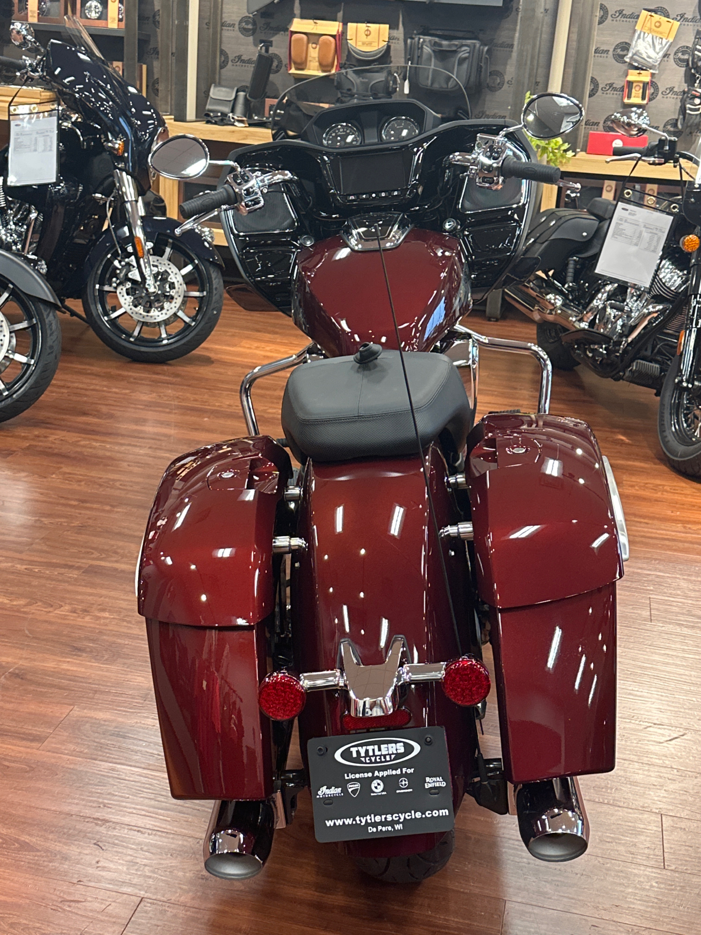 2023 Indian Motorcycle Challenger® Limited in De Pere, Wisconsin - Photo 4