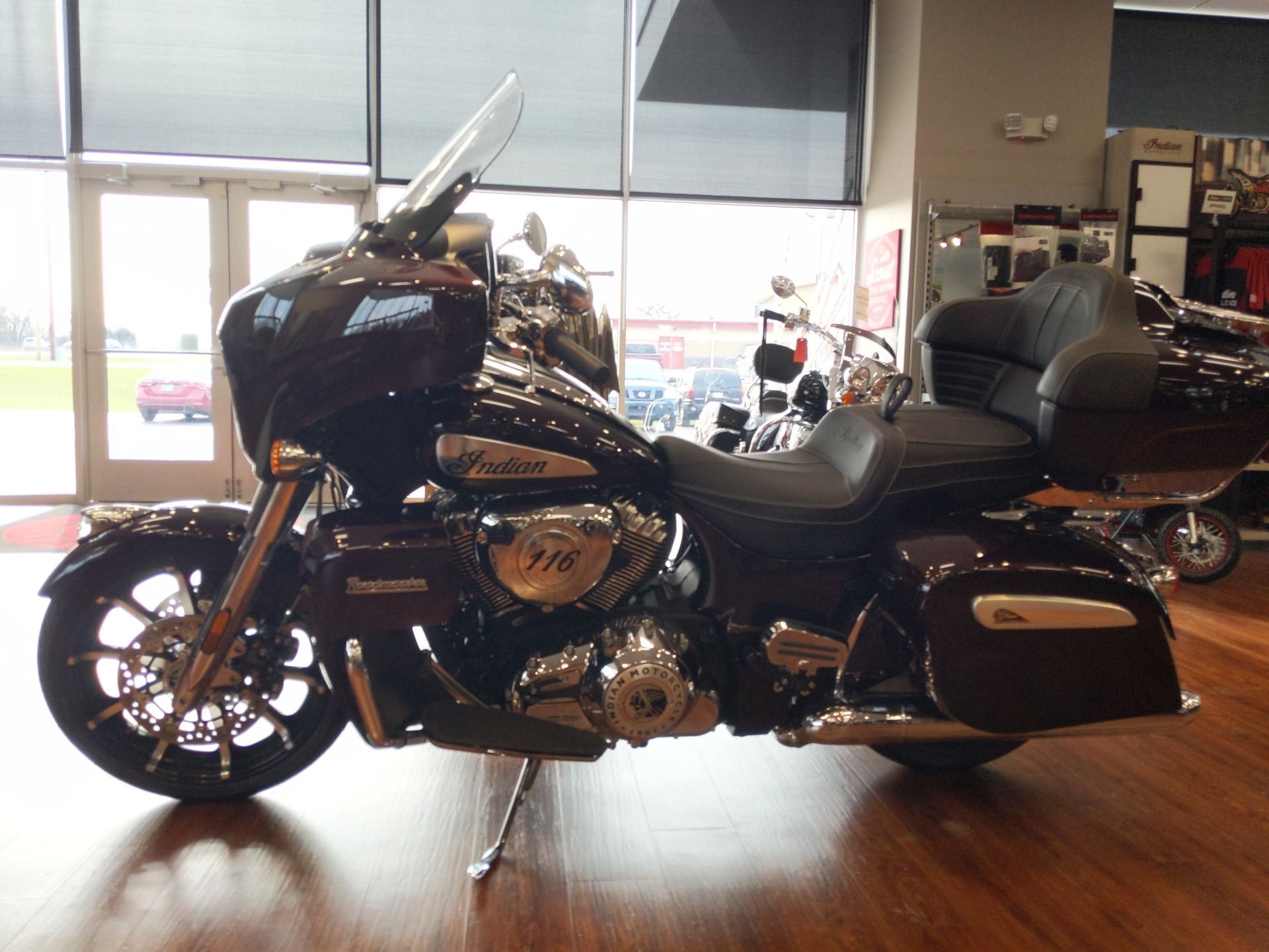 2021 Indian Roadmaster® Limited in De Pere, Wisconsin - Photo 2