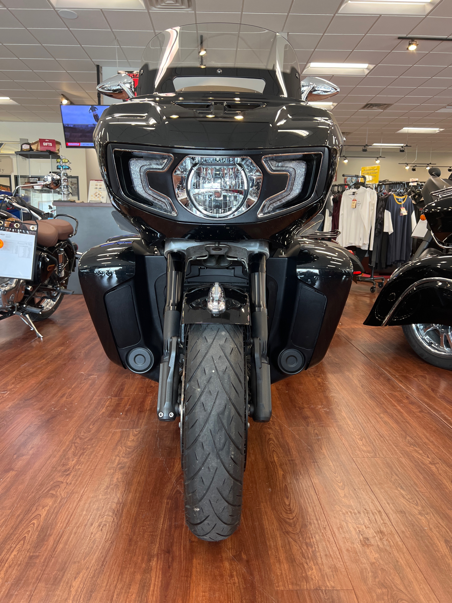 2020 Indian Motorcycle Challenger® Limited in De Pere, Wisconsin - Photo 6