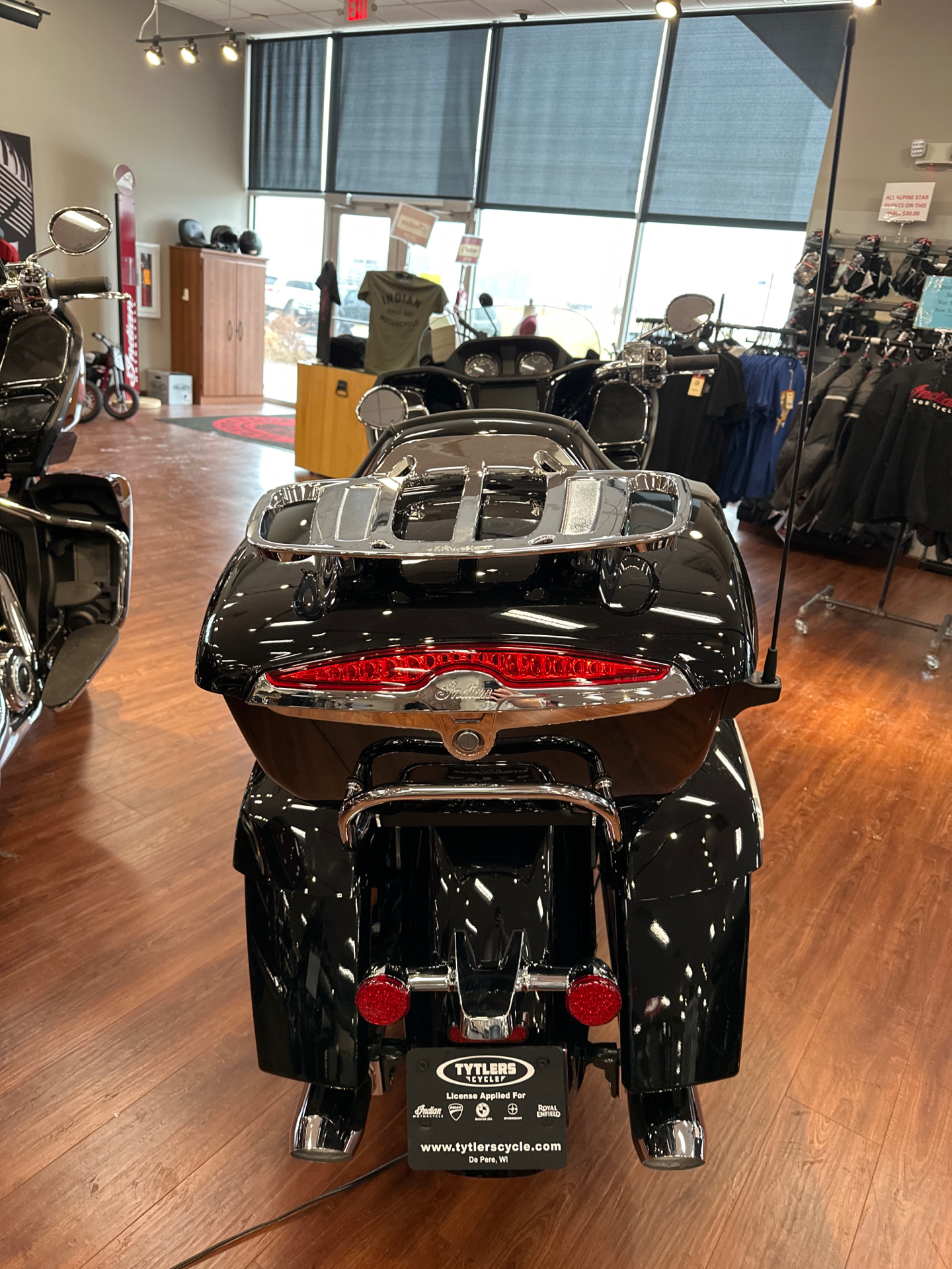 2023 Indian Motorcycle Pursuit® Limited with Premium Package in De Pere, Wisconsin - Photo 4