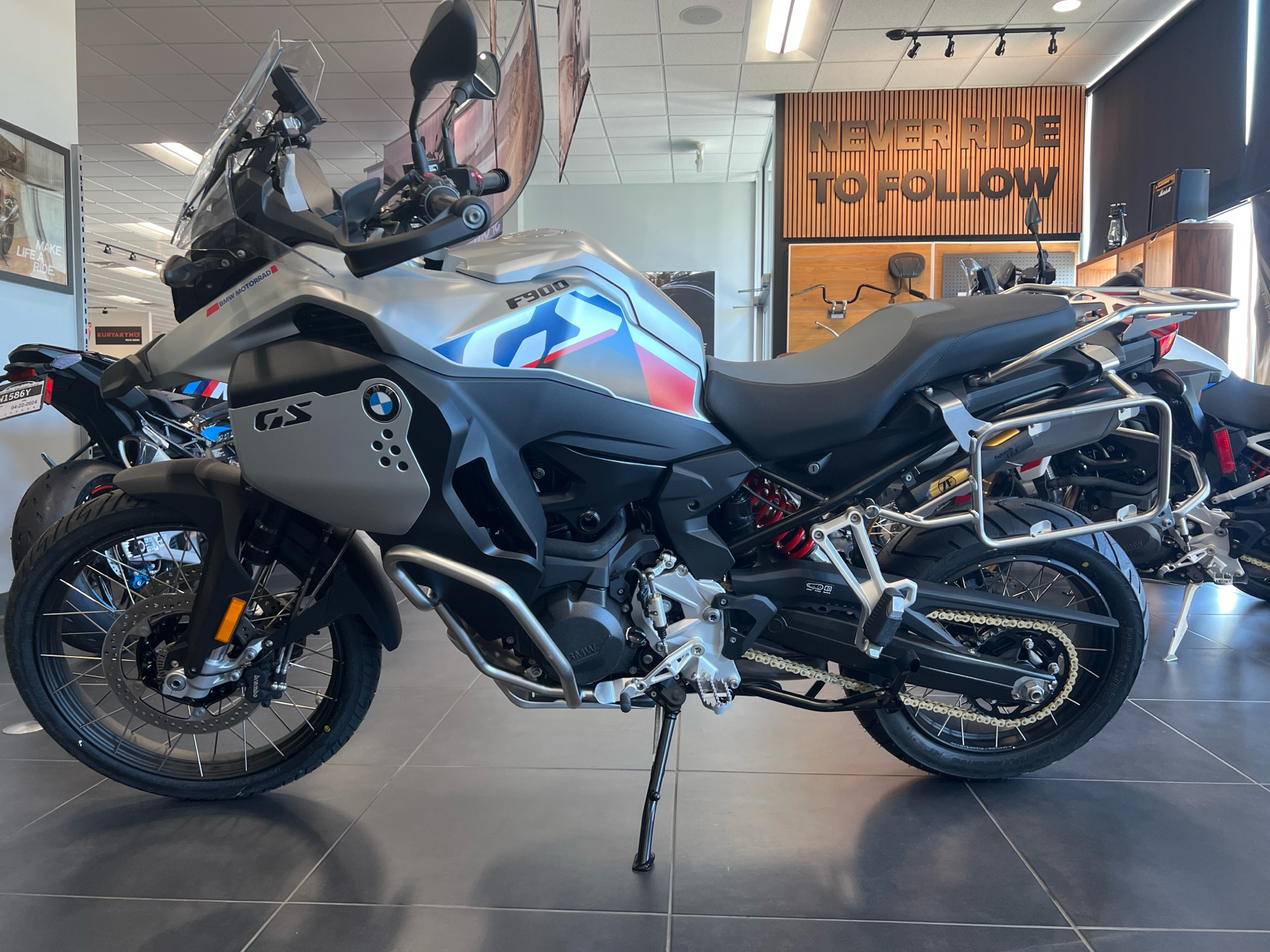 2024 BMW F 900 GS Adventure in De Pere, Wisconsin - Photo 2