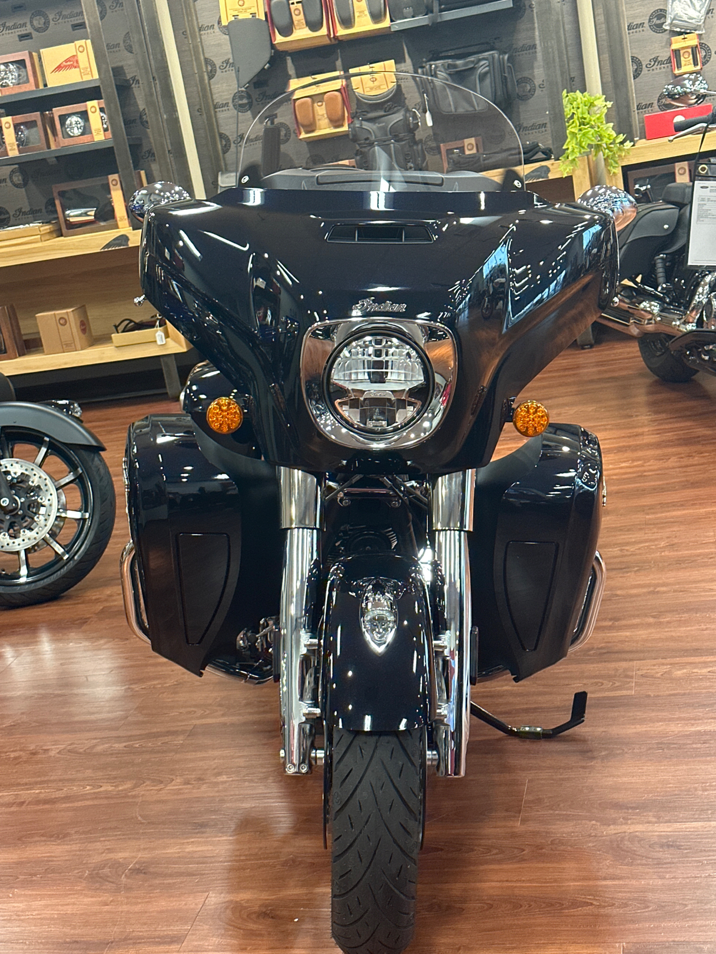2023 Indian Motorcycle Roadmaster® Limited in De Pere, Wisconsin - Photo 3