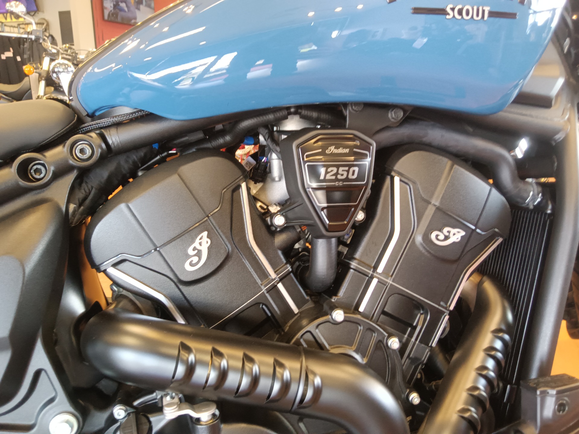 2025 Indian Motorcycle Sport Scout® Limited +Tech in De Pere, Wisconsin - Photo 2