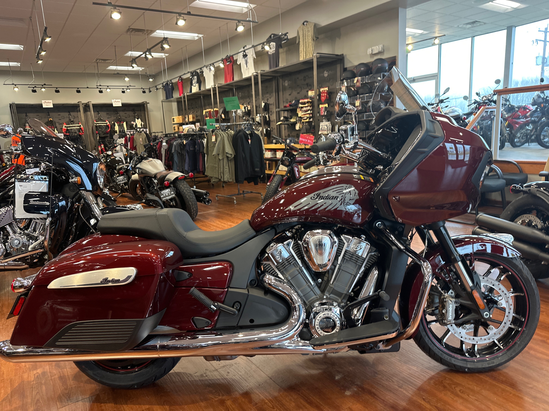 2022 Indian Motorcycle Challenger® Limited in De Pere, Wisconsin - Photo 1