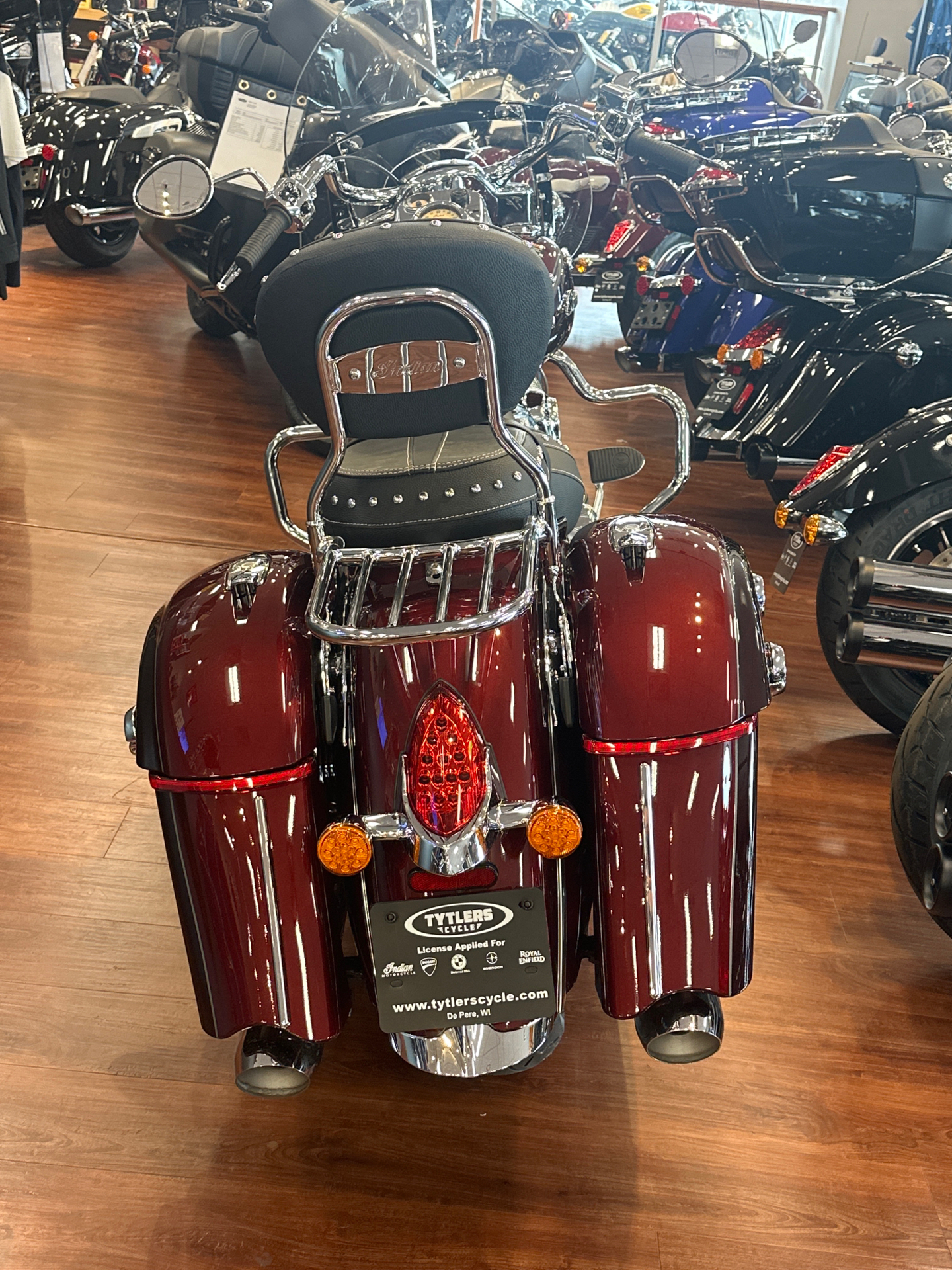 2021 Indian Motorcycle Springfield® in De Pere, Wisconsin - Photo 4