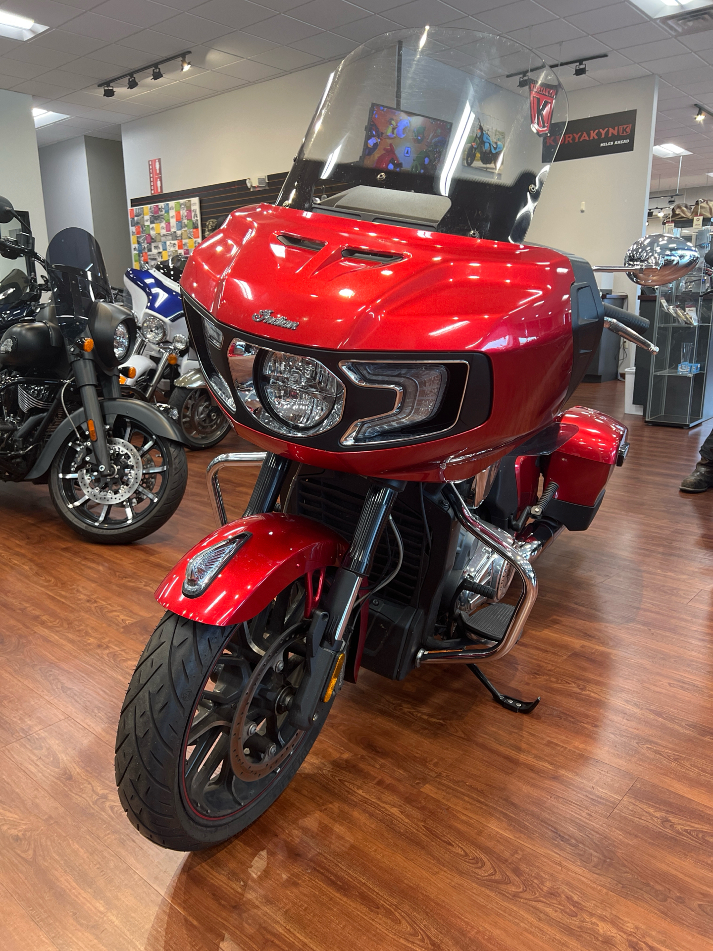 2020 Indian Motorcycle Challenger® Limited in De Pere, Wisconsin - Photo 3