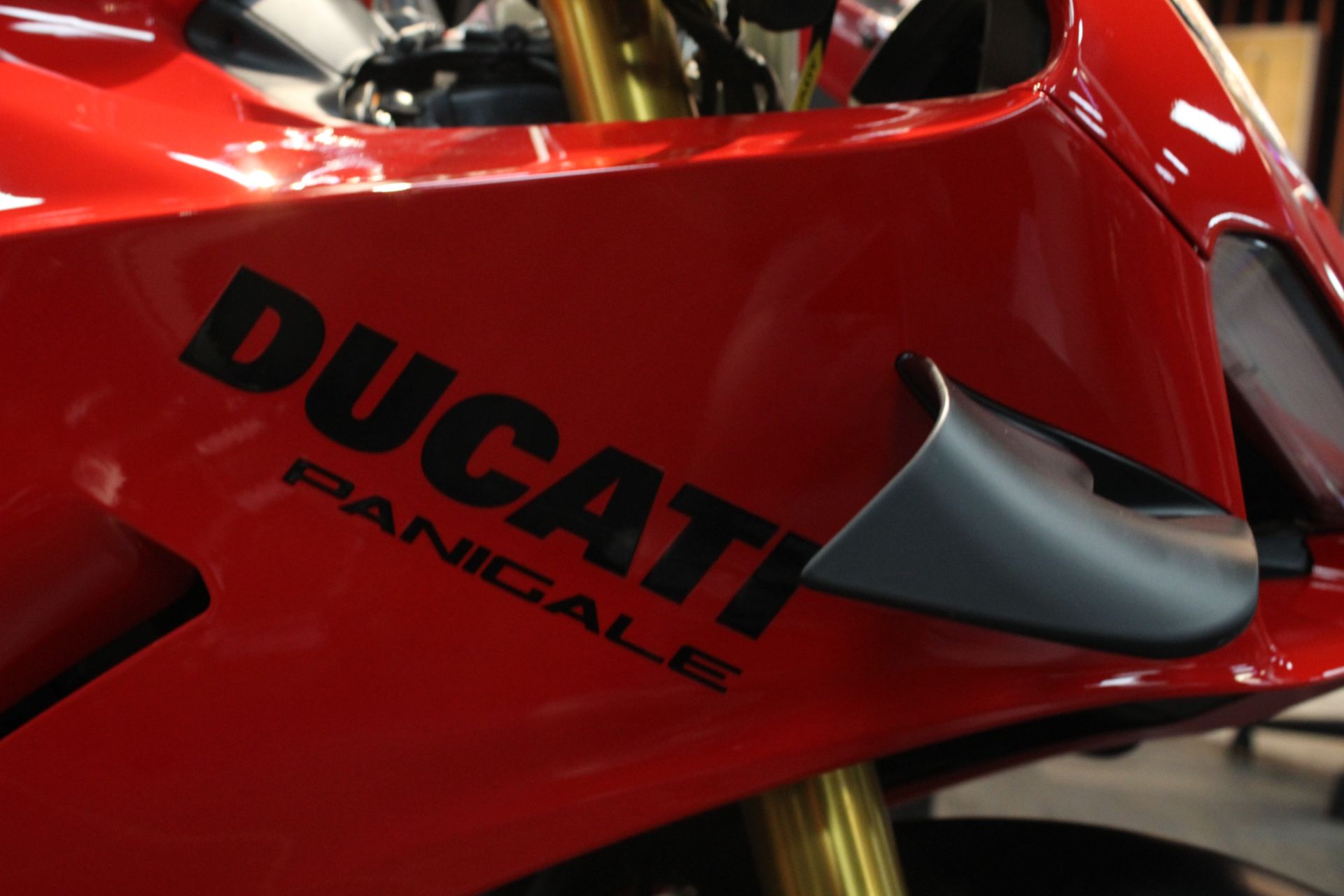 2024 Ducati Panigale V4 S in West Allis, Wisconsin - Photo 2