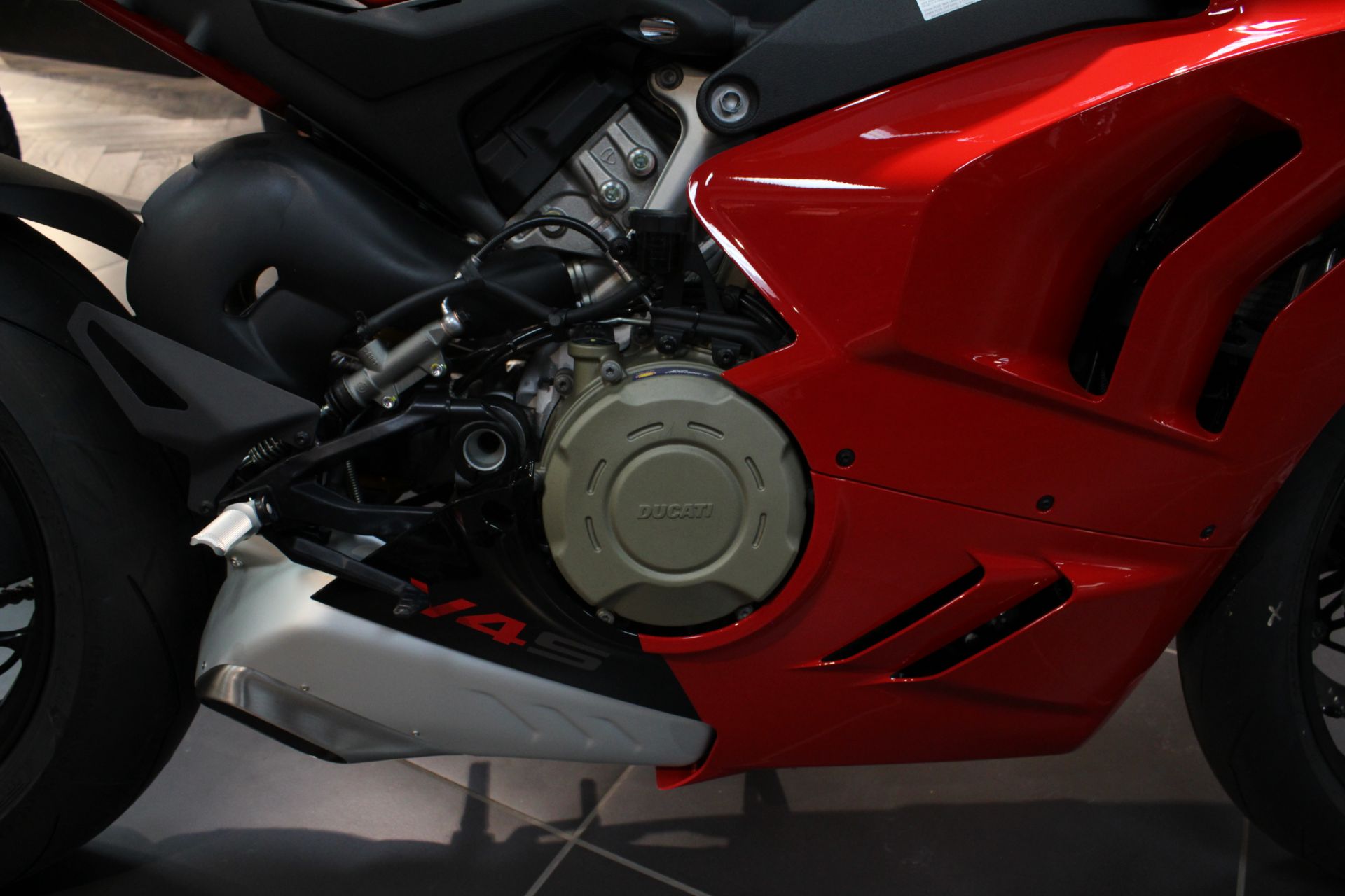 2024 Ducati Panigale V4 S in West Allis, Wisconsin - Photo 7