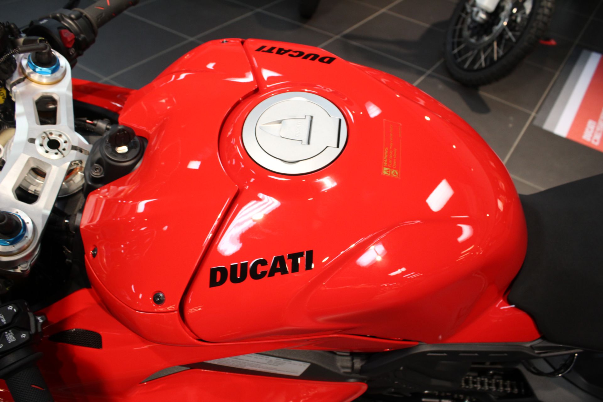 2024 Ducati Panigale V4 S in West Allis, Wisconsin - Photo 11