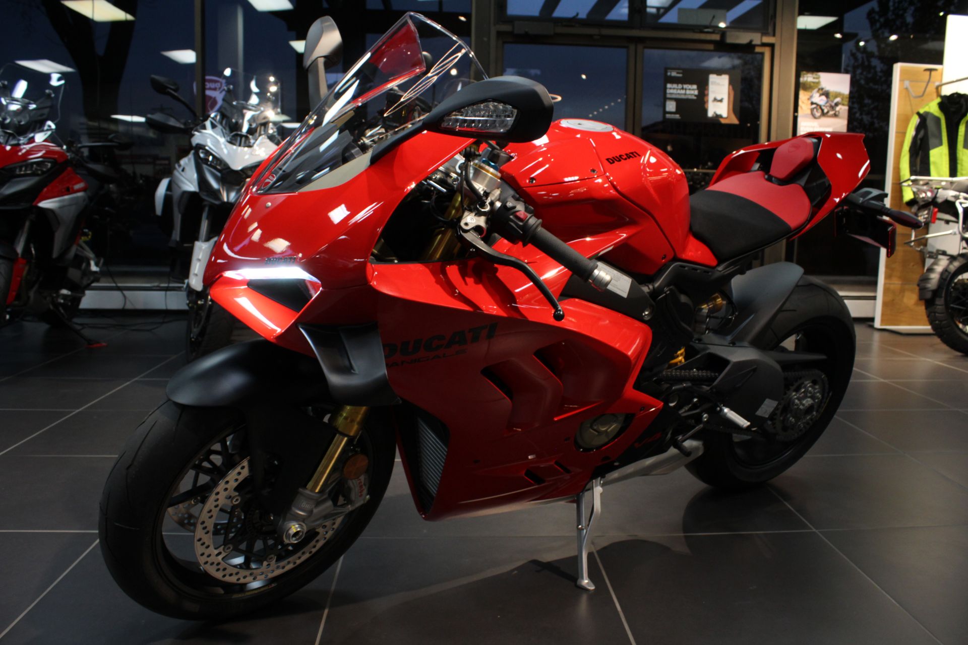 2024 Ducati Panigale V4 S in West Allis, Wisconsin - Photo 18