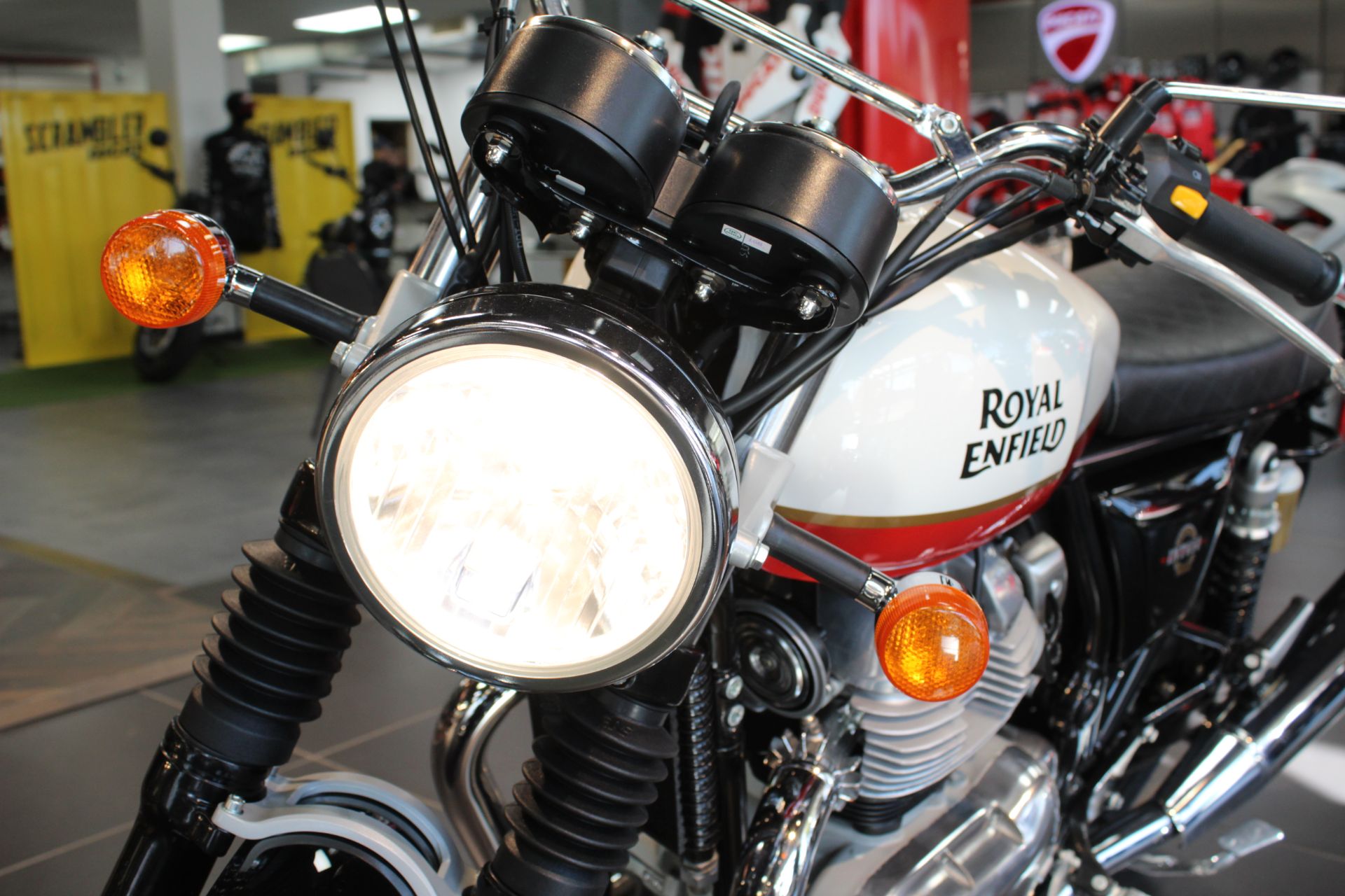 2023 Royal Enfield INT650 in West Allis, Wisconsin - Photo 15