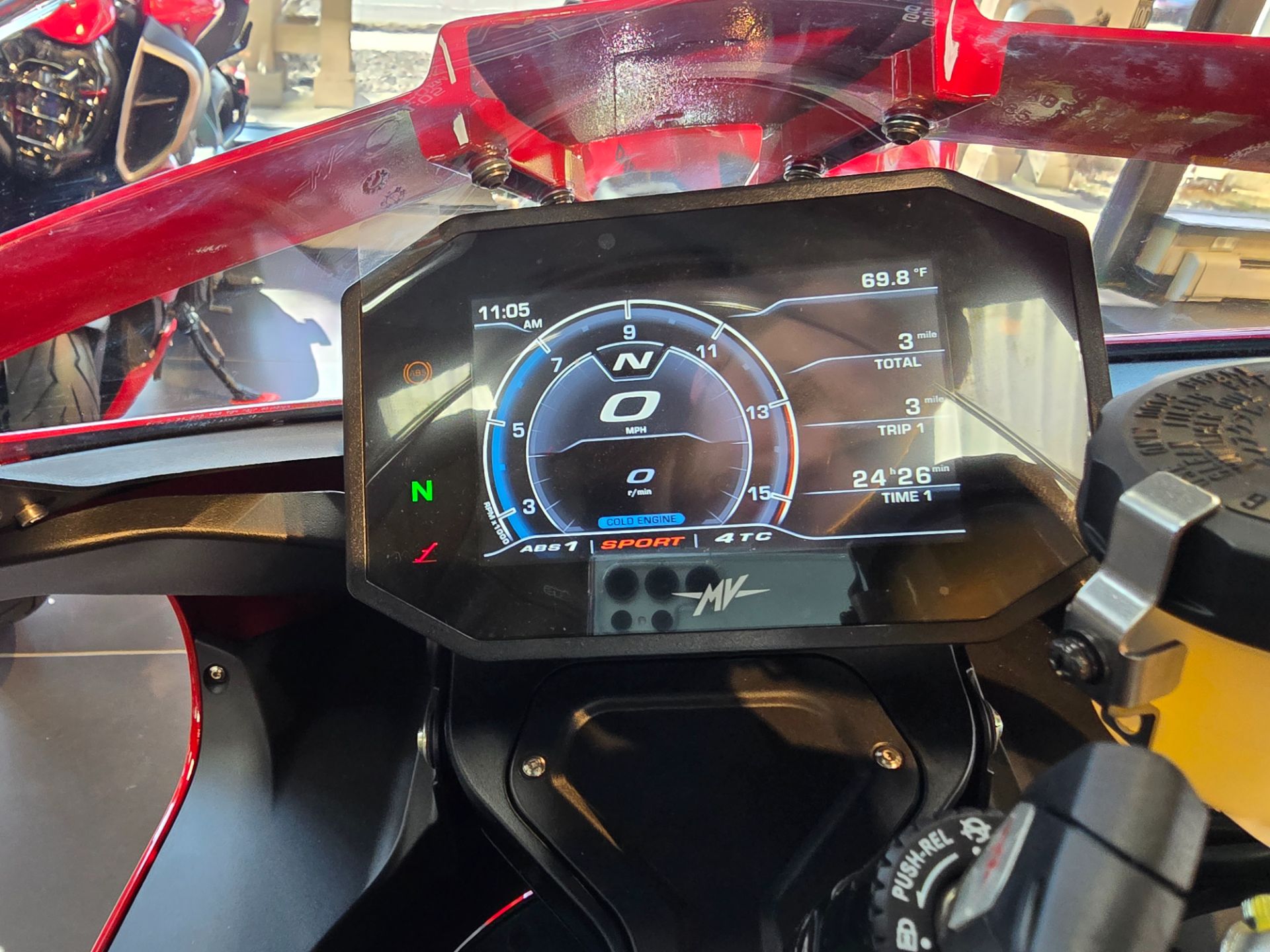 2021 MV Agusta Superveloce 800 in West Allis, Wisconsin - Photo 14