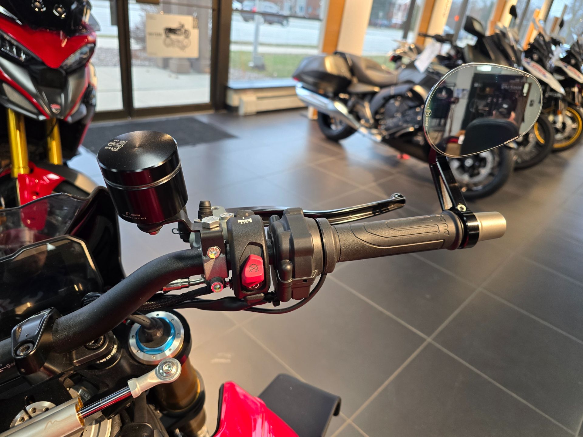 2020 Ducati Streetfighter V4 S in West Allis, Wisconsin - Photo 12