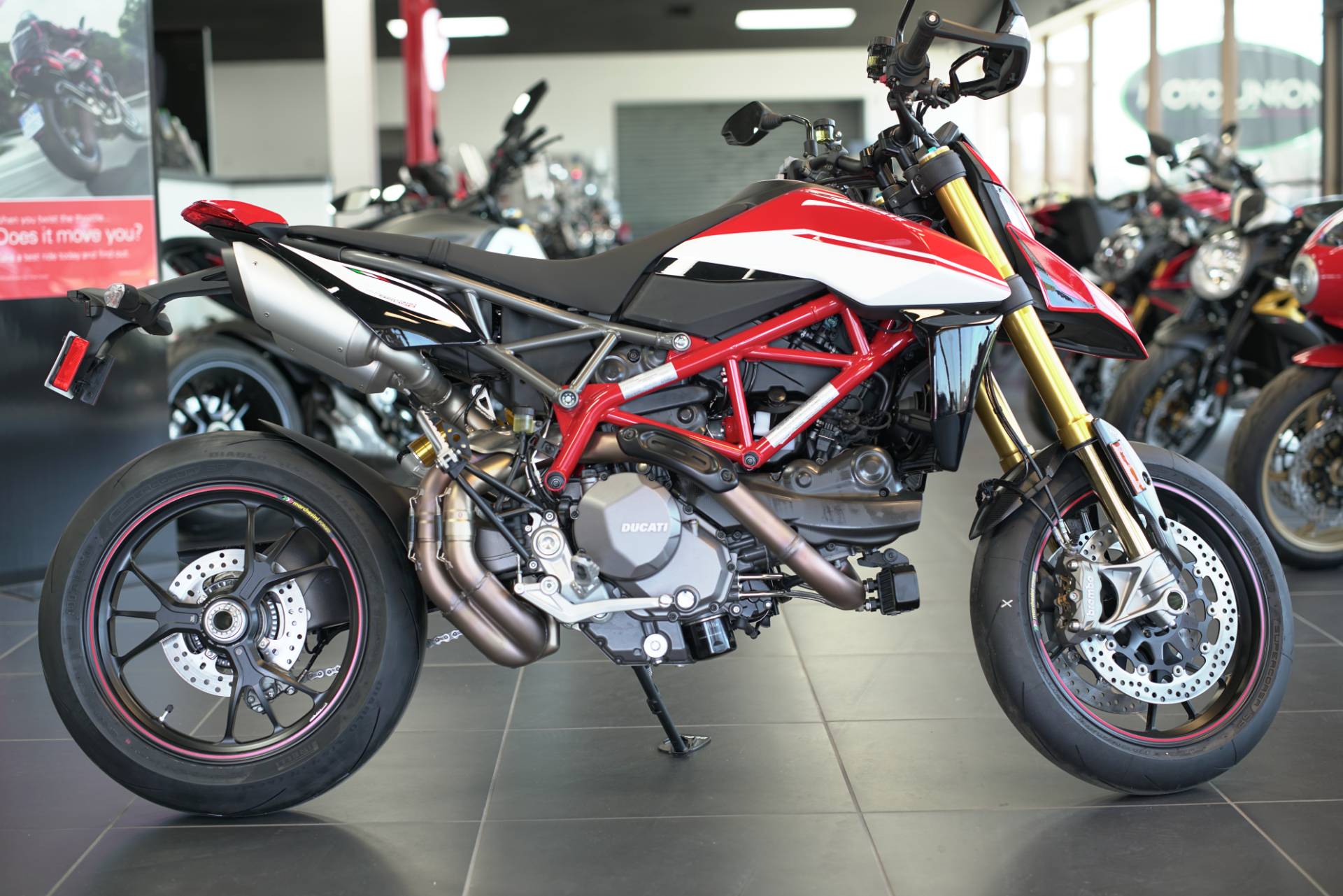 РњРѕС‚РѕС†РёРєР» Ducati Hypermotard 950