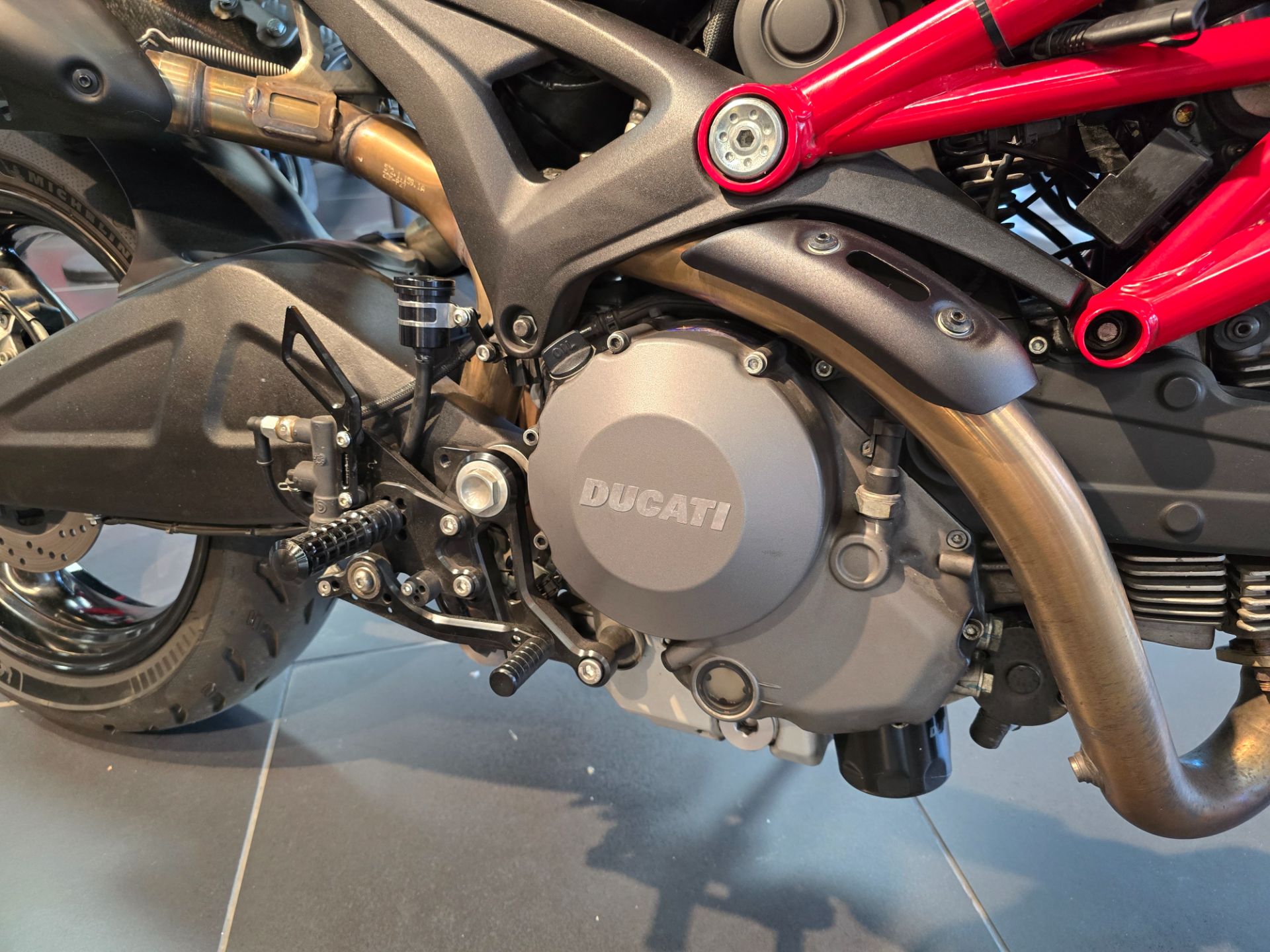 2012 Ducati Monster 696 in West Allis, Wisconsin - Photo 5